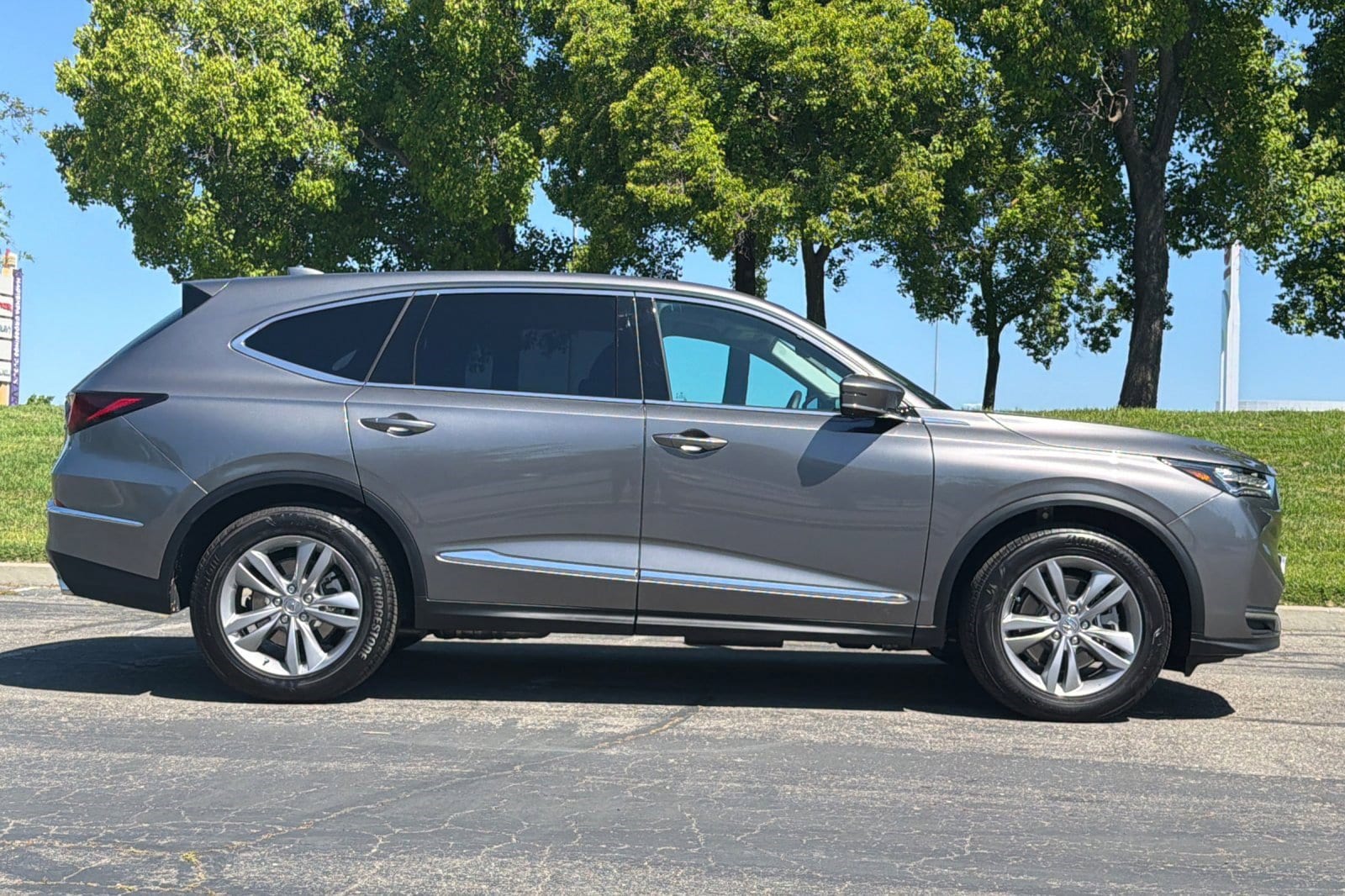 2026 Acura MDX photo 2