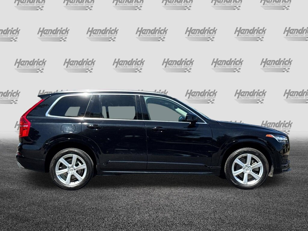 Used 2021 Volvo XC90 Momentum SUV