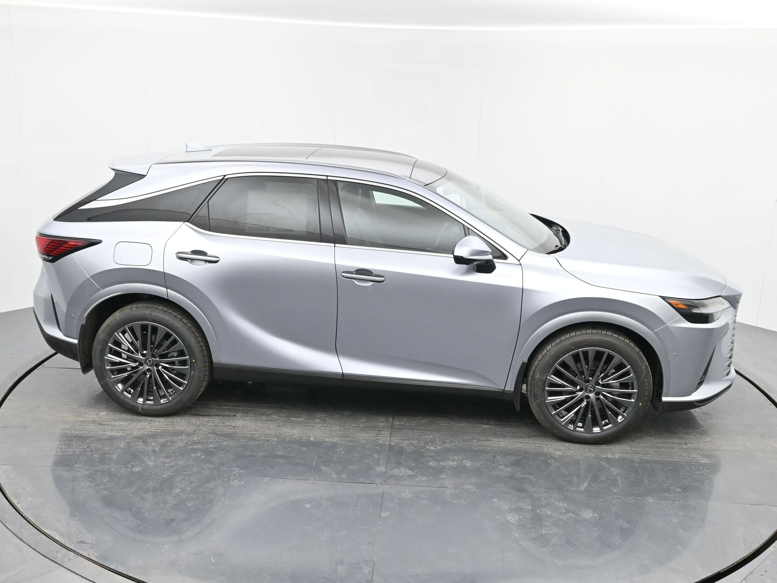 2026 Lexus RX 450h+ Luxury - Photo 28