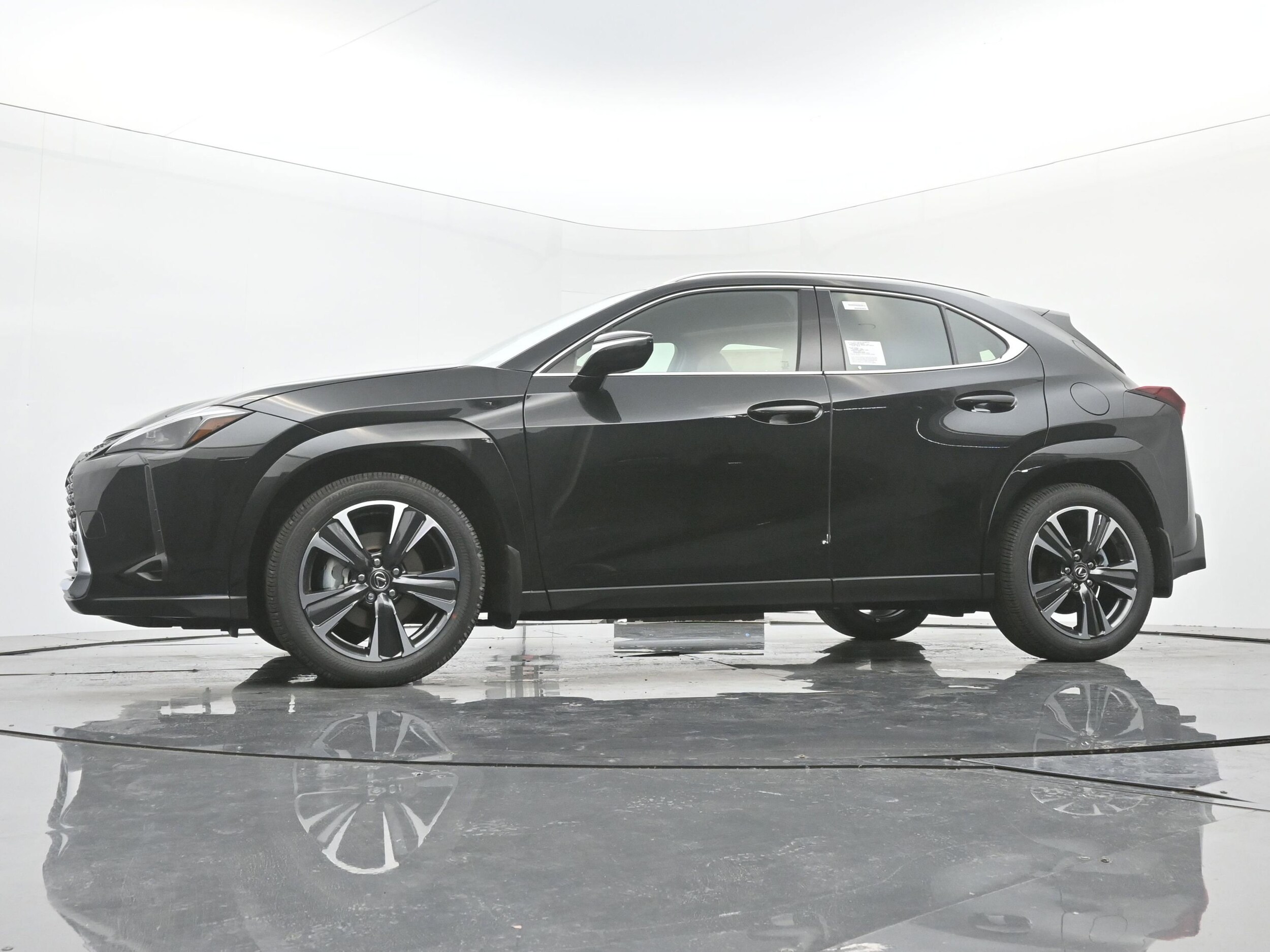 2025 Lexus UX 300h Premium - Photo 16