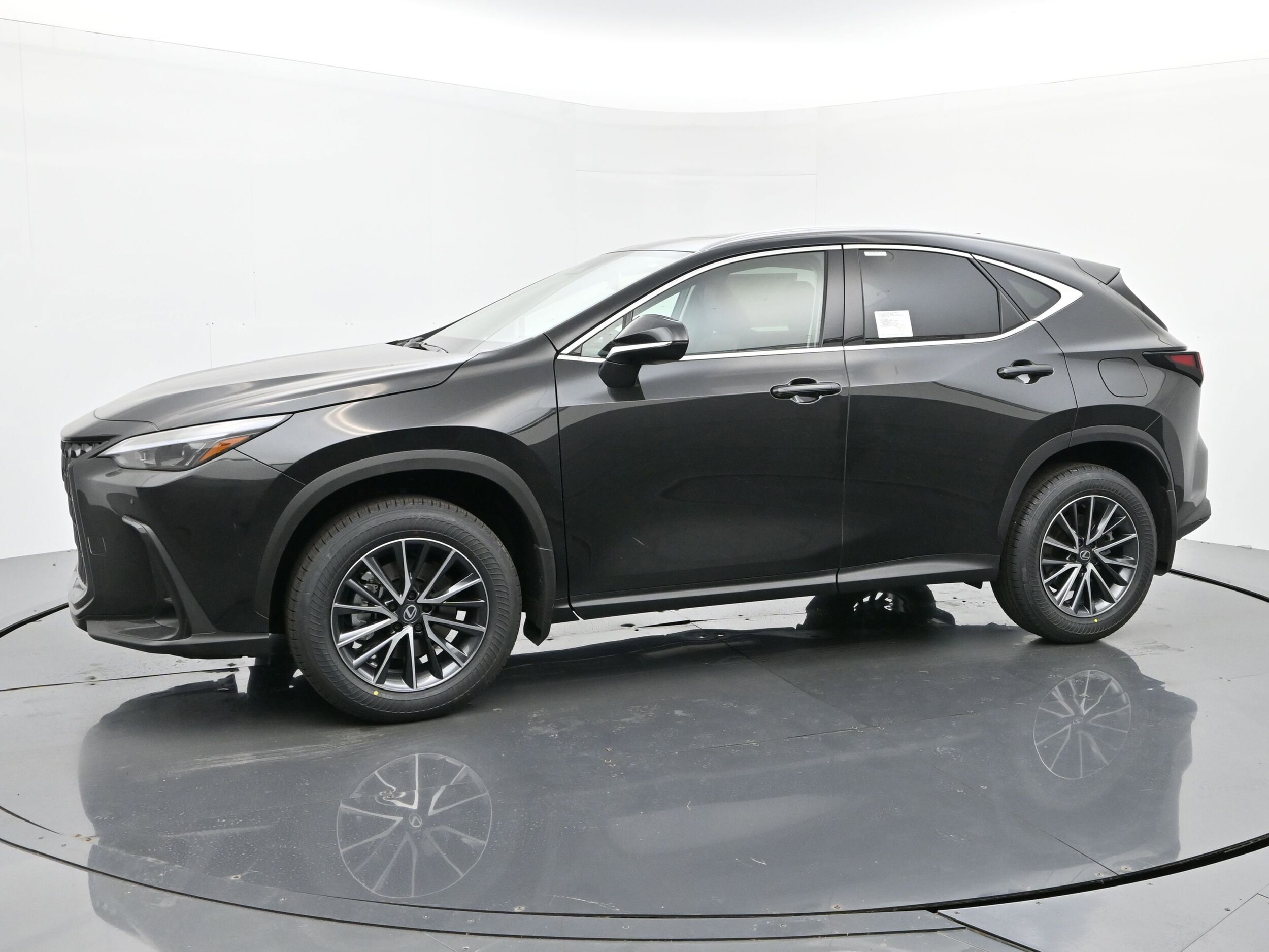 2026 Lexus NX 350 Premium AWD photo 2