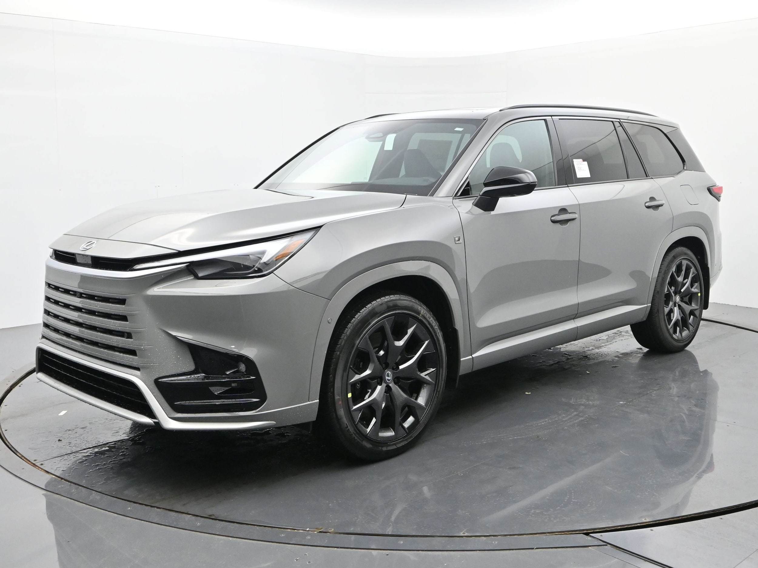 2026 Lexus TX 500h's photo