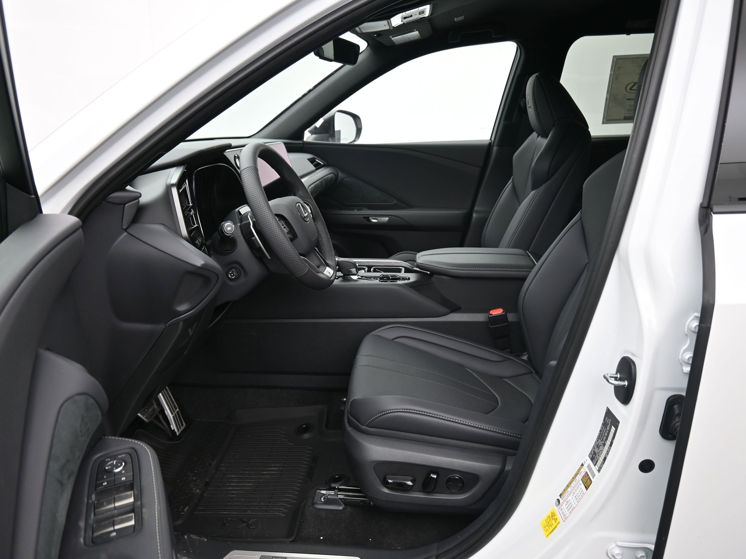 2026 Lexus TX 500h F-Sport - Photo 11