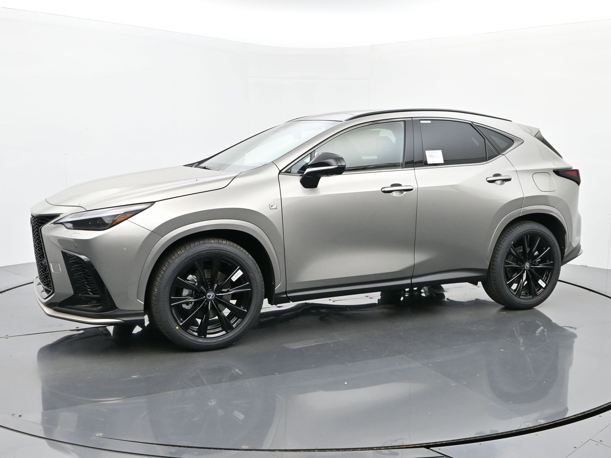 2026 Lexus NX 350h F SPORT Handling photo 2