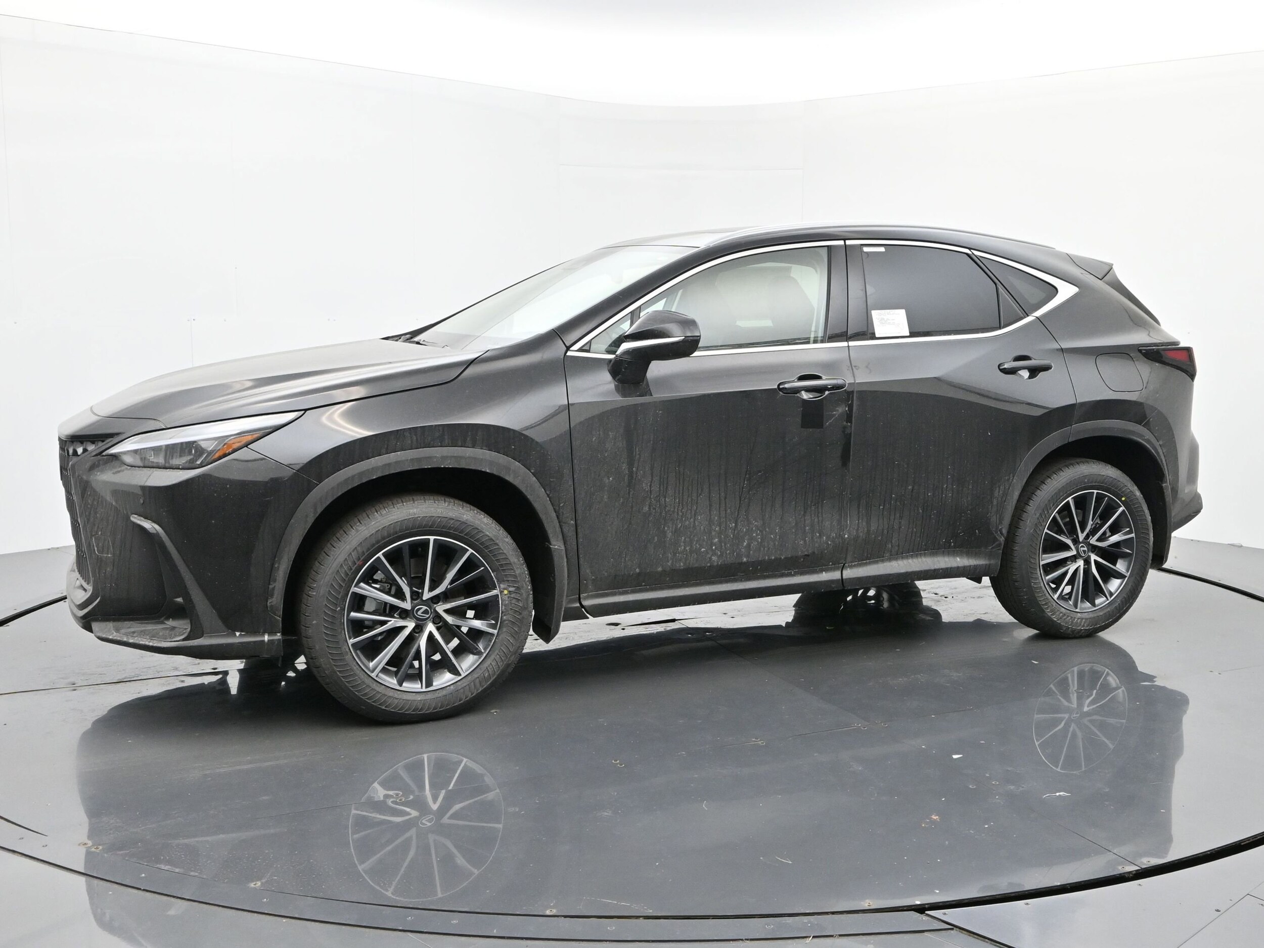 2026 Lexus NX 350 photo 2