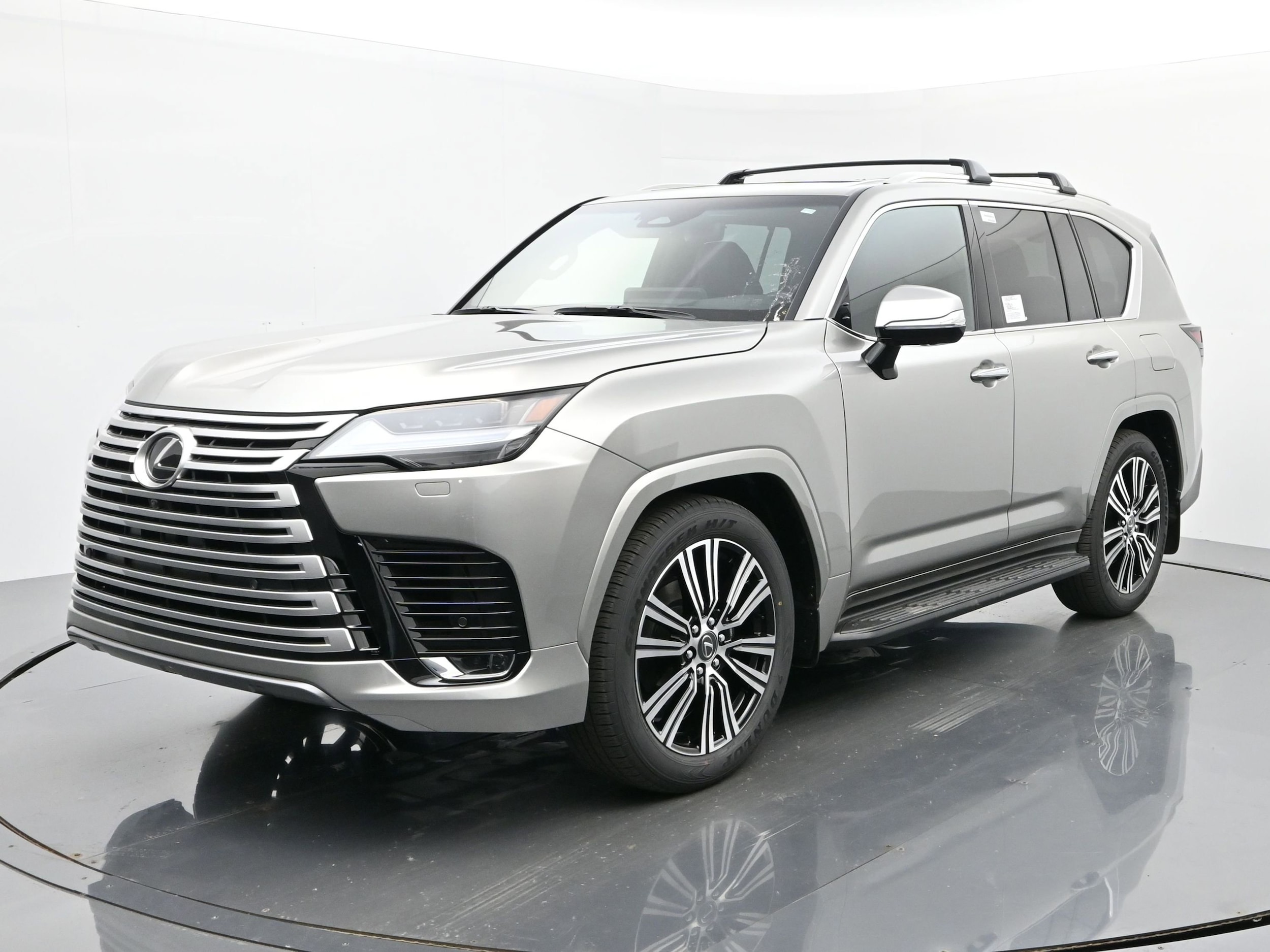 2025 Lexus LX Luxury's photo