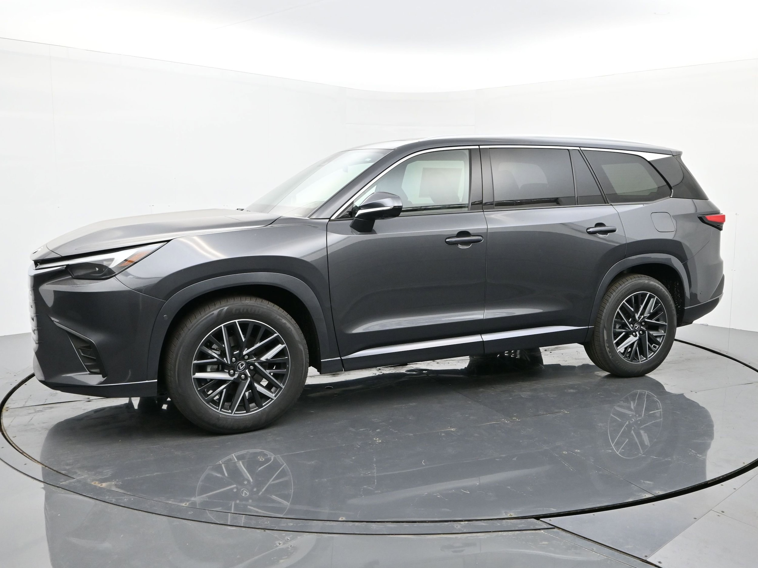 2025 Lexus TX Premium's photo