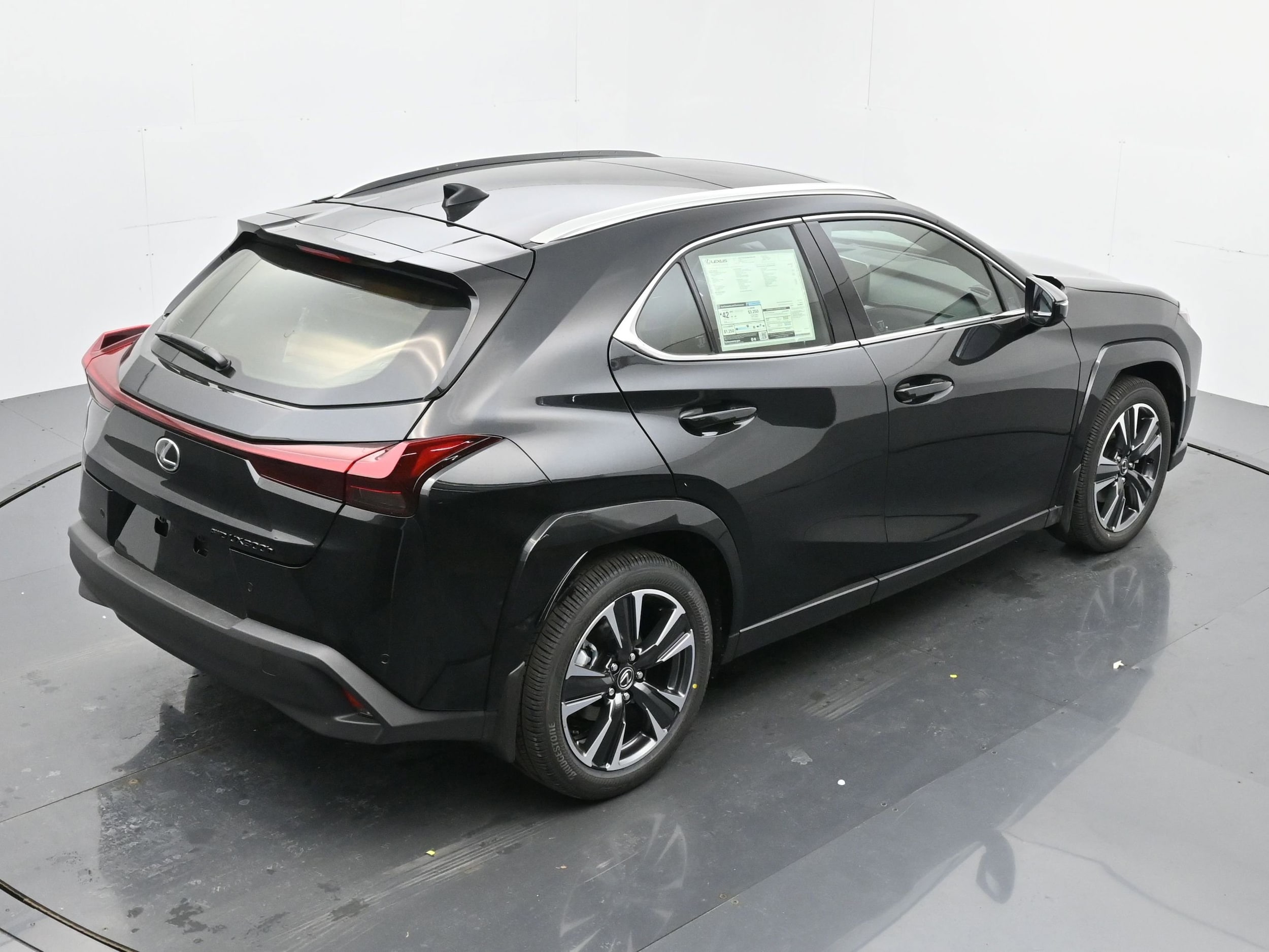 2025 Lexus UX 300h Premium - Photo 27