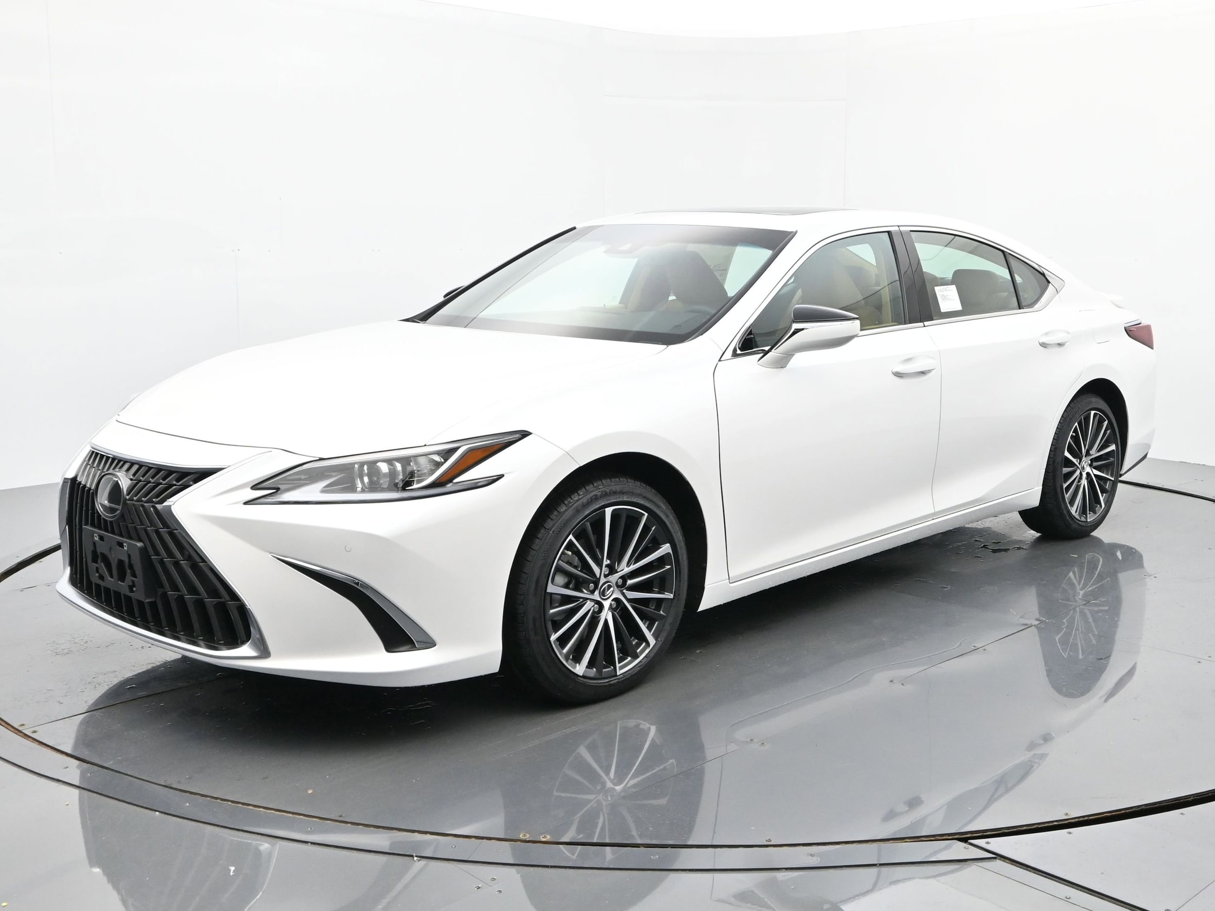 2025 Lexus ES 350's photo