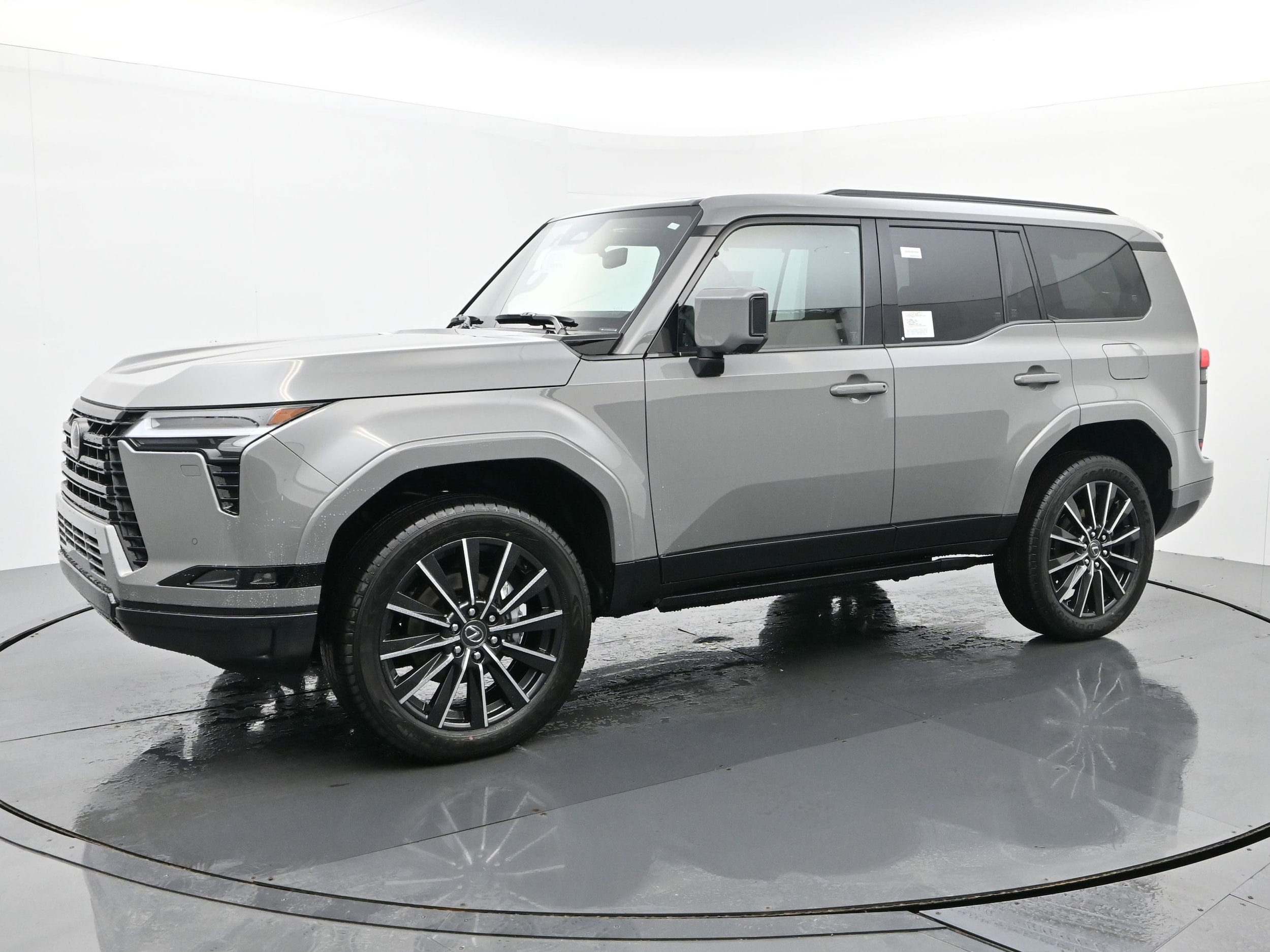 2025 Lexus GX Luxury's photo