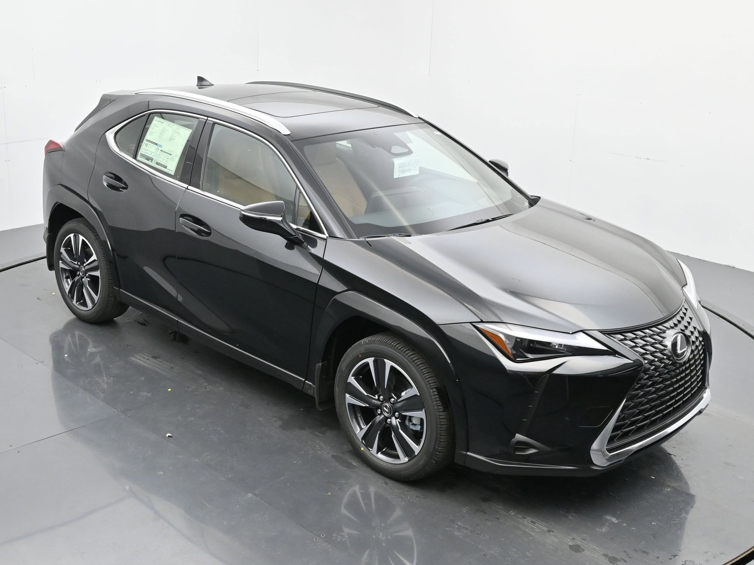 2025 Lexus UX 300h Premium - Photo 29