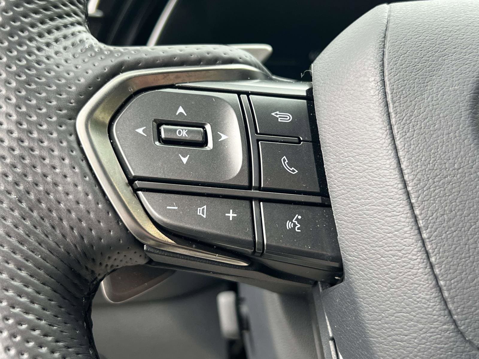 2025 Lexus TX Hybrid F Sport Premium - Photo 22