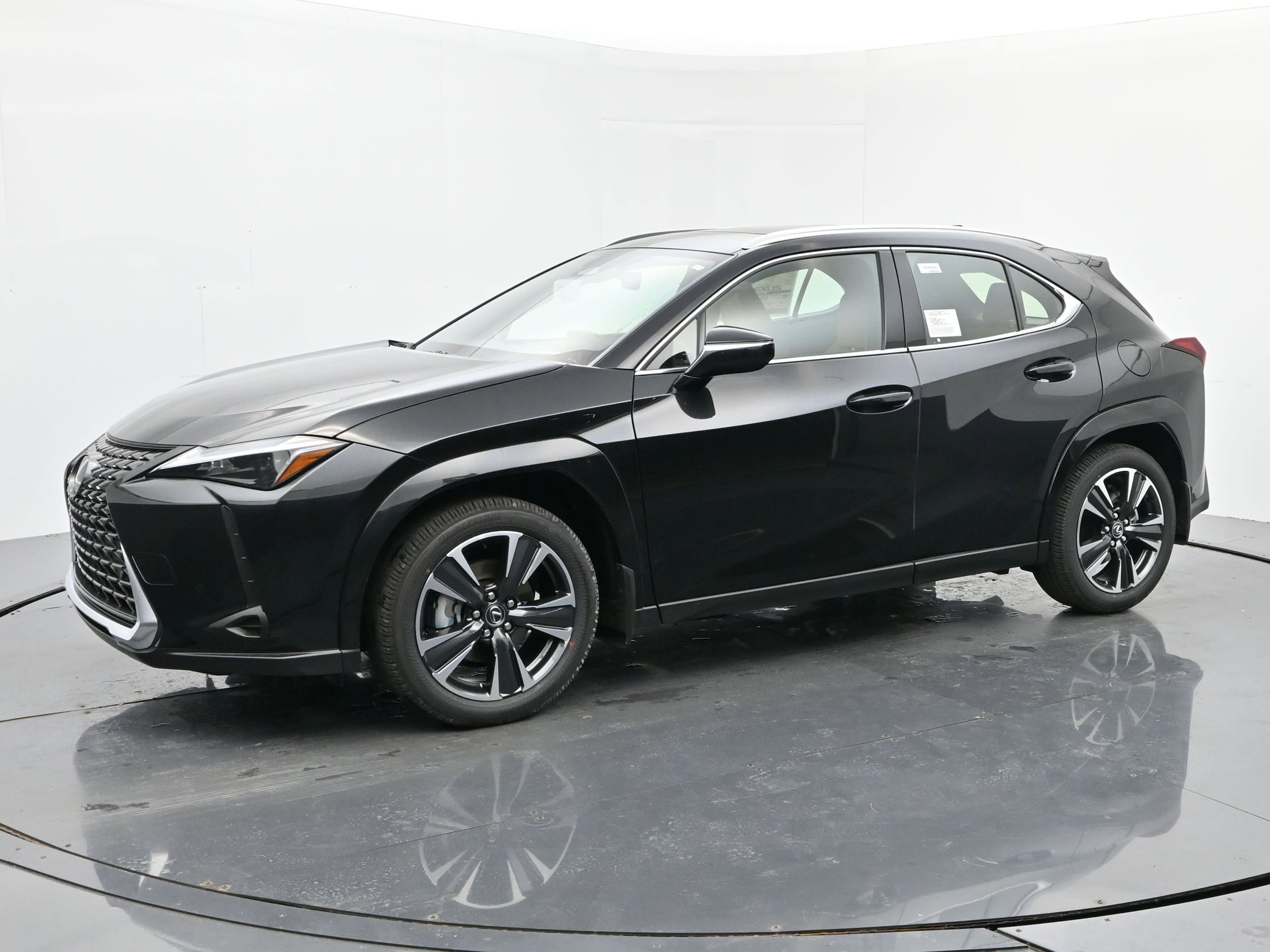 2025 Lexus UX Hybrid 300h Premium's photo