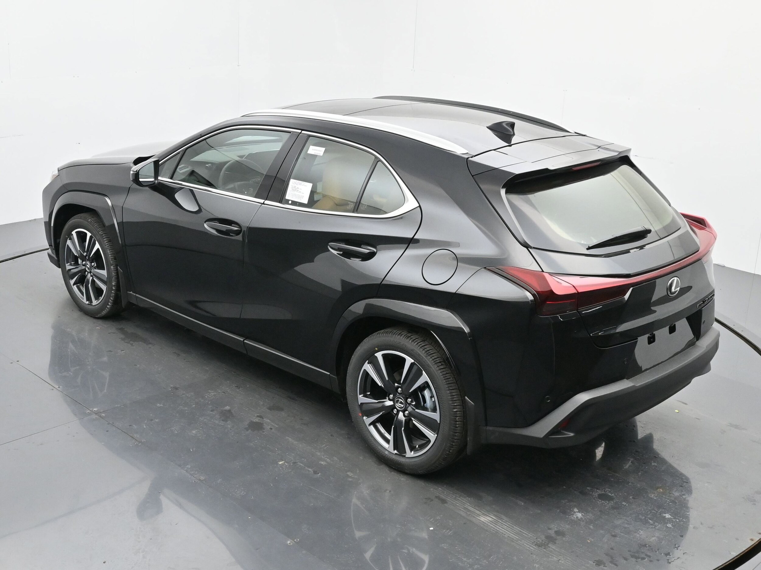2025 Lexus UX 300h Premium - Photo 25
