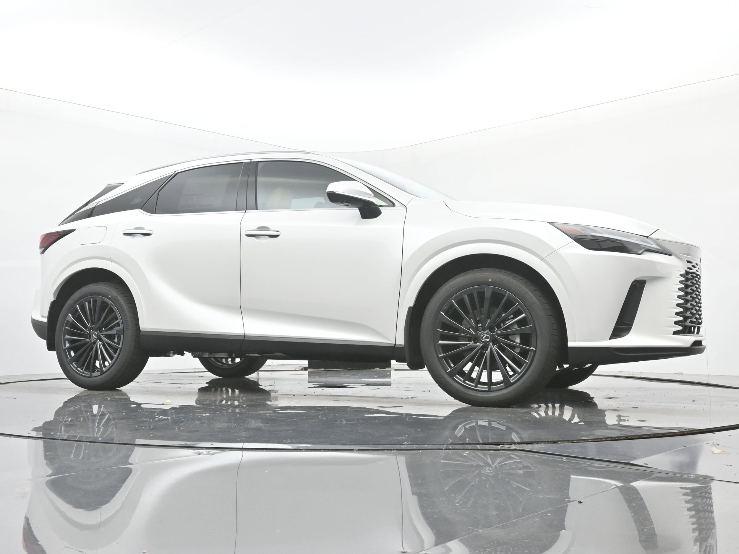 2026 Lexus RX 450h+ Premium - Photo 21