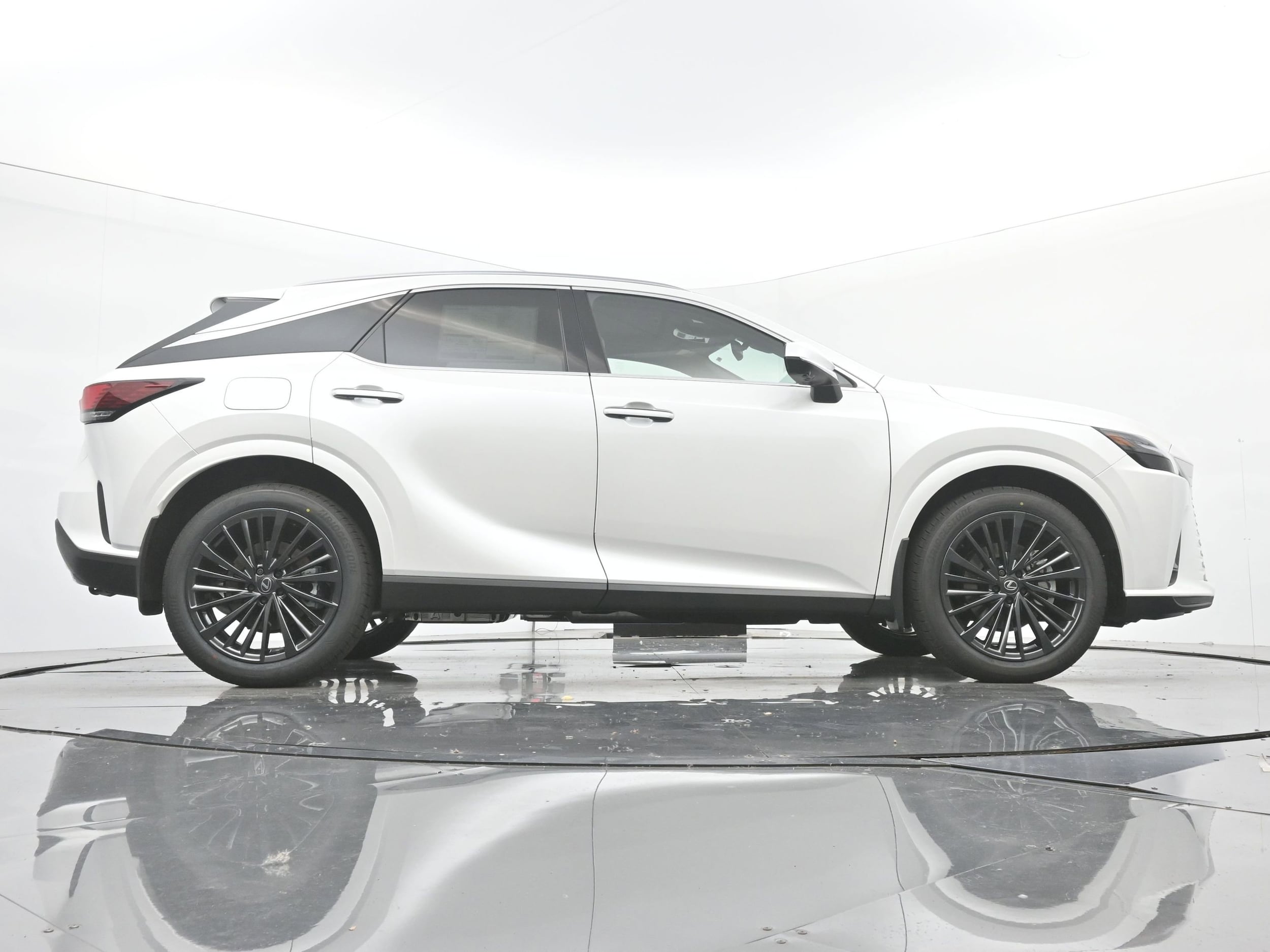 2026 Lexus RX 450h+ Premium - Photo 20