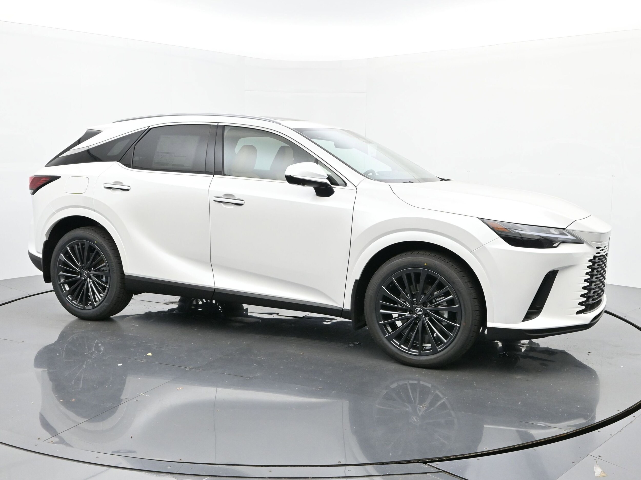 2026 Lexus RX 450h+ Premium - Photo 7
