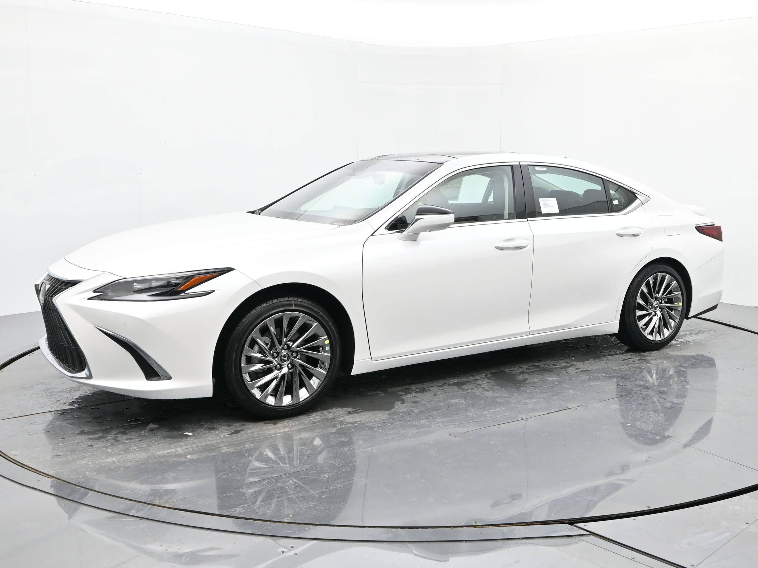 2025 Lexus ES 350 Ultra Luxury's photo