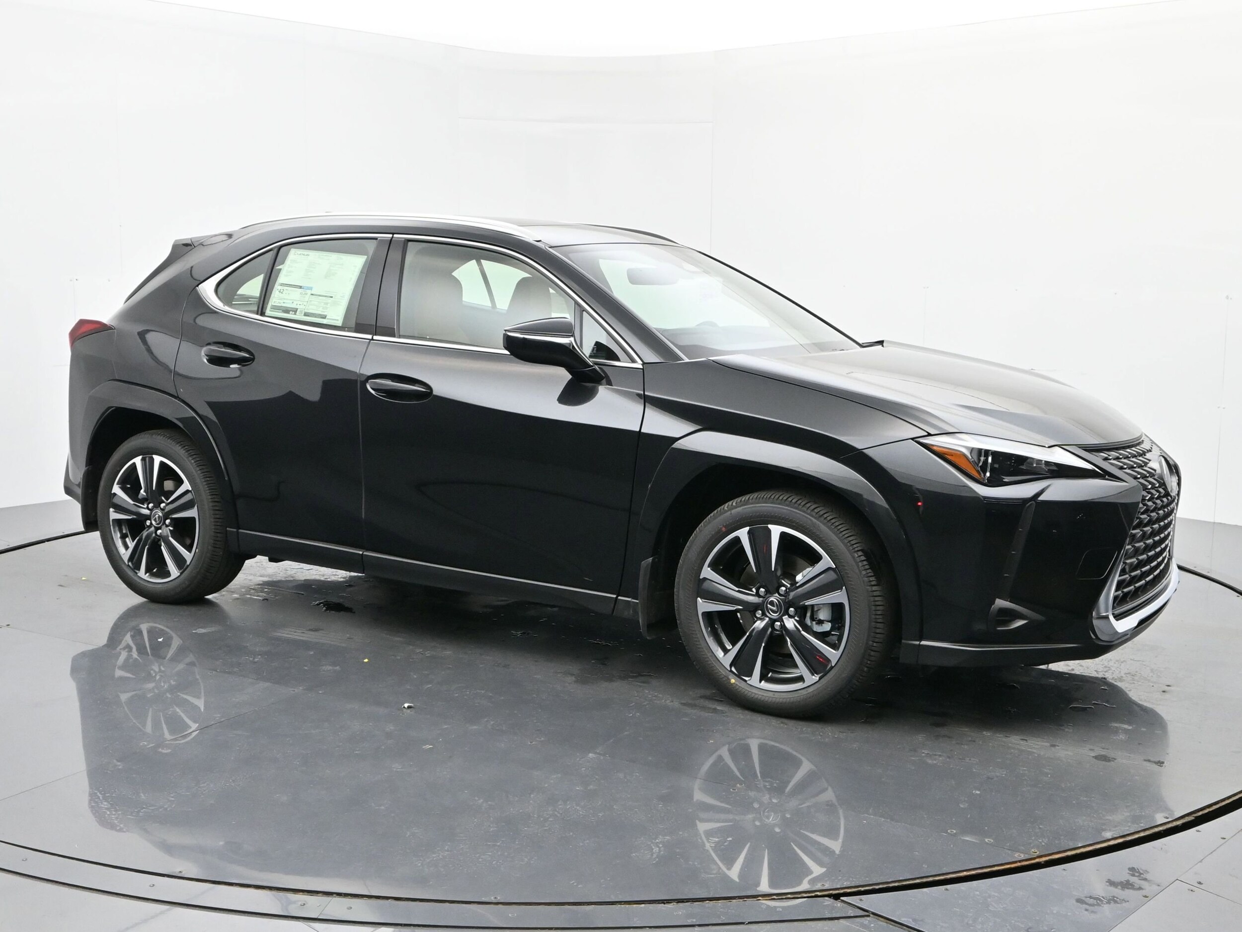 2025 Lexus UX 300h Premium - Photo 7