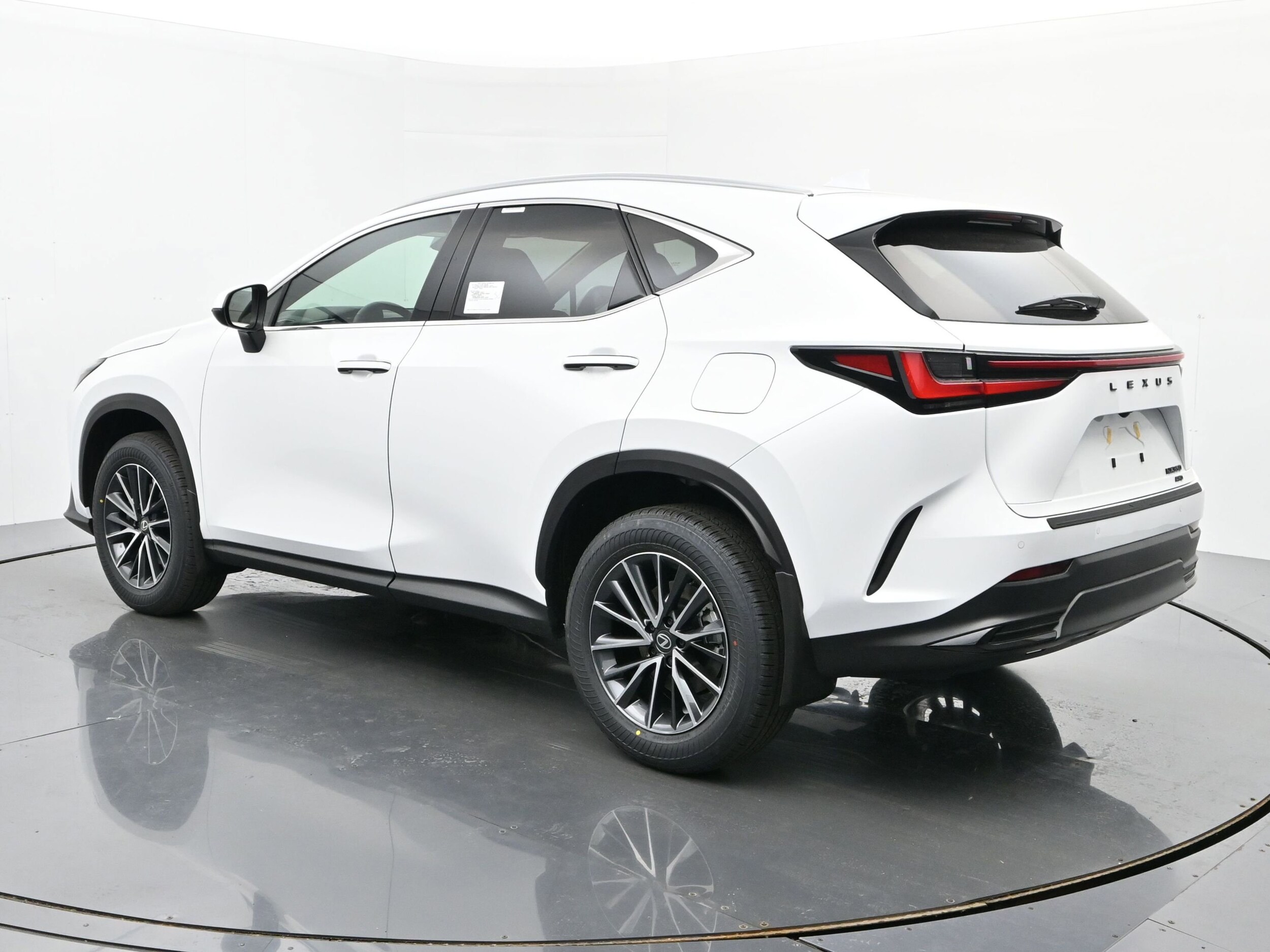 2026 Lexus NX 350 photo 2