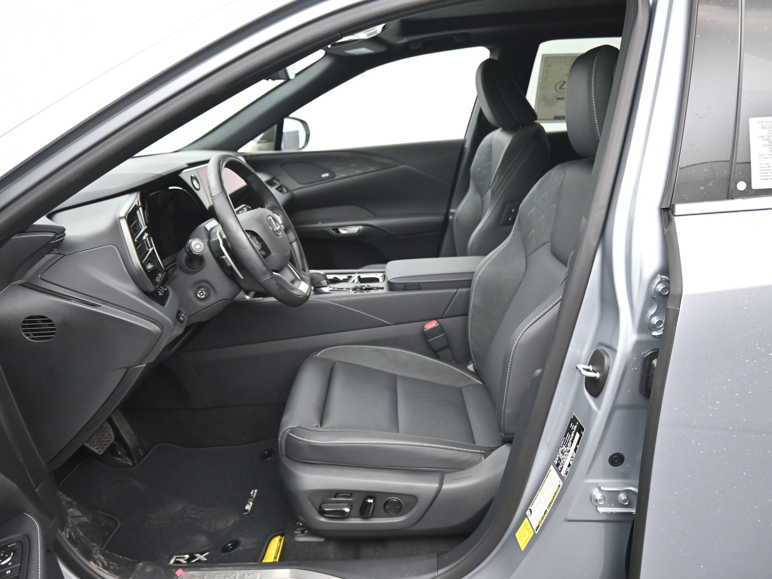 2026 Lexus RX 450h+ Luxury - Photo 11