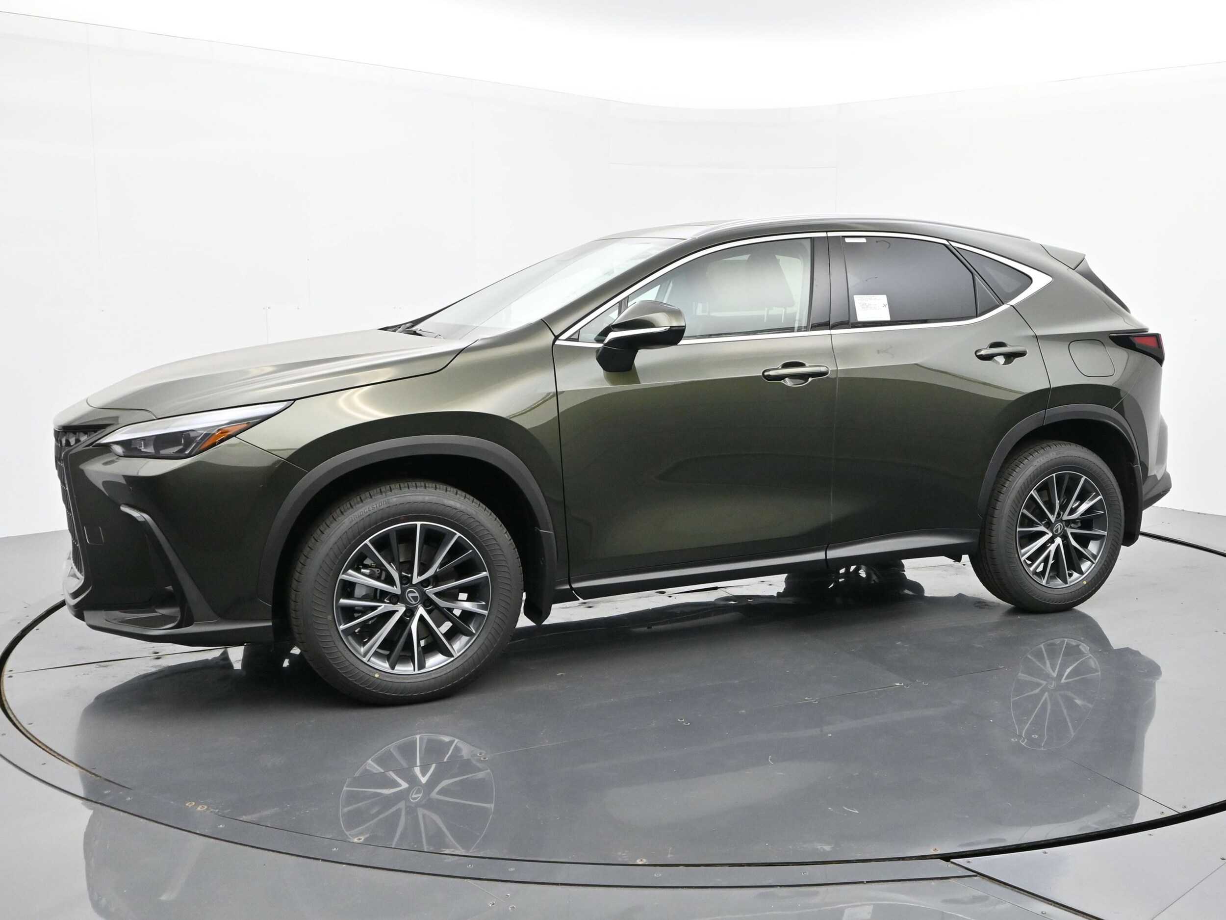 2026 Lexus NX 350 Premium AWD photo 2