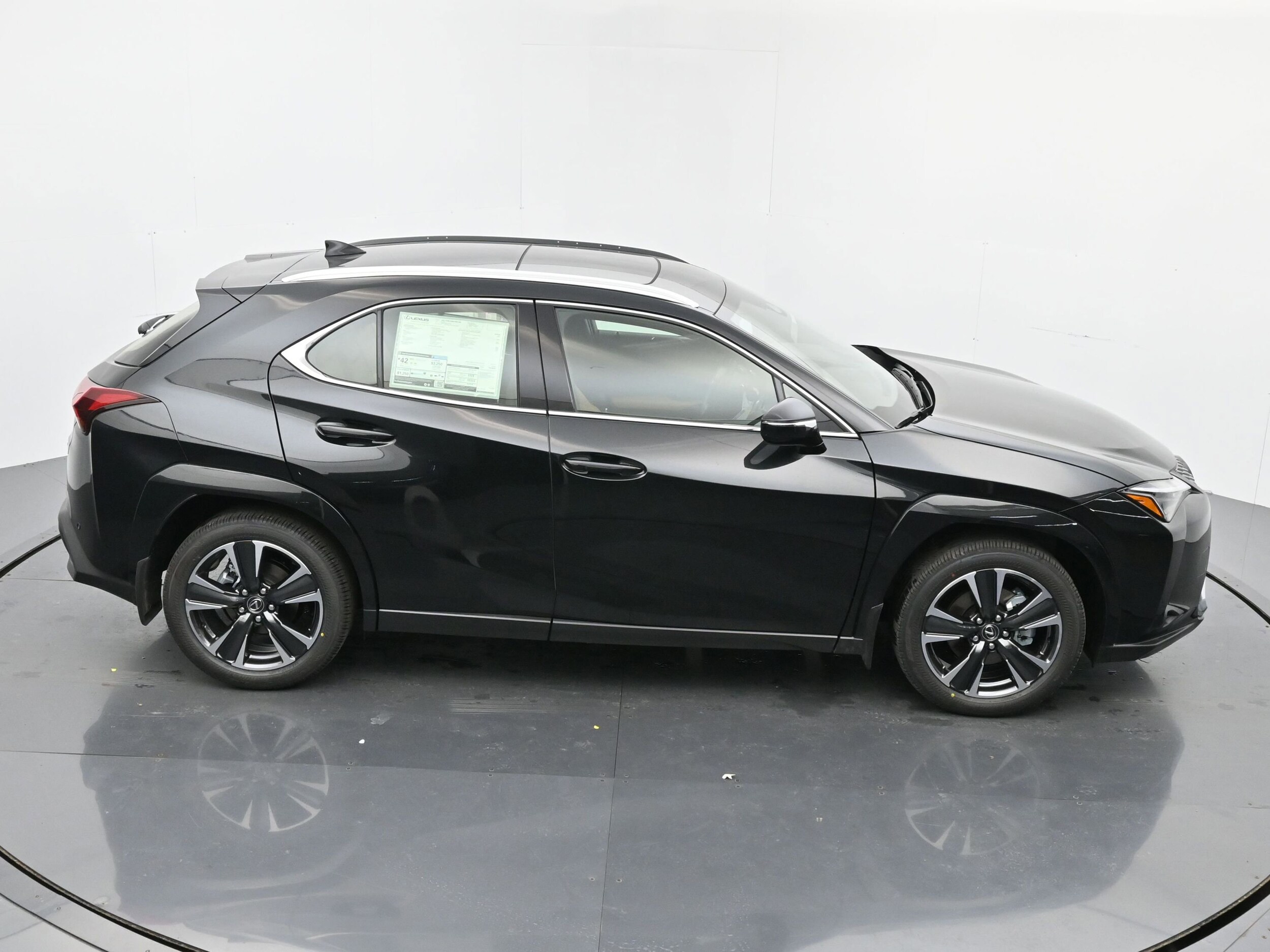 2025 Lexus UX 300h Premium - Photo 28