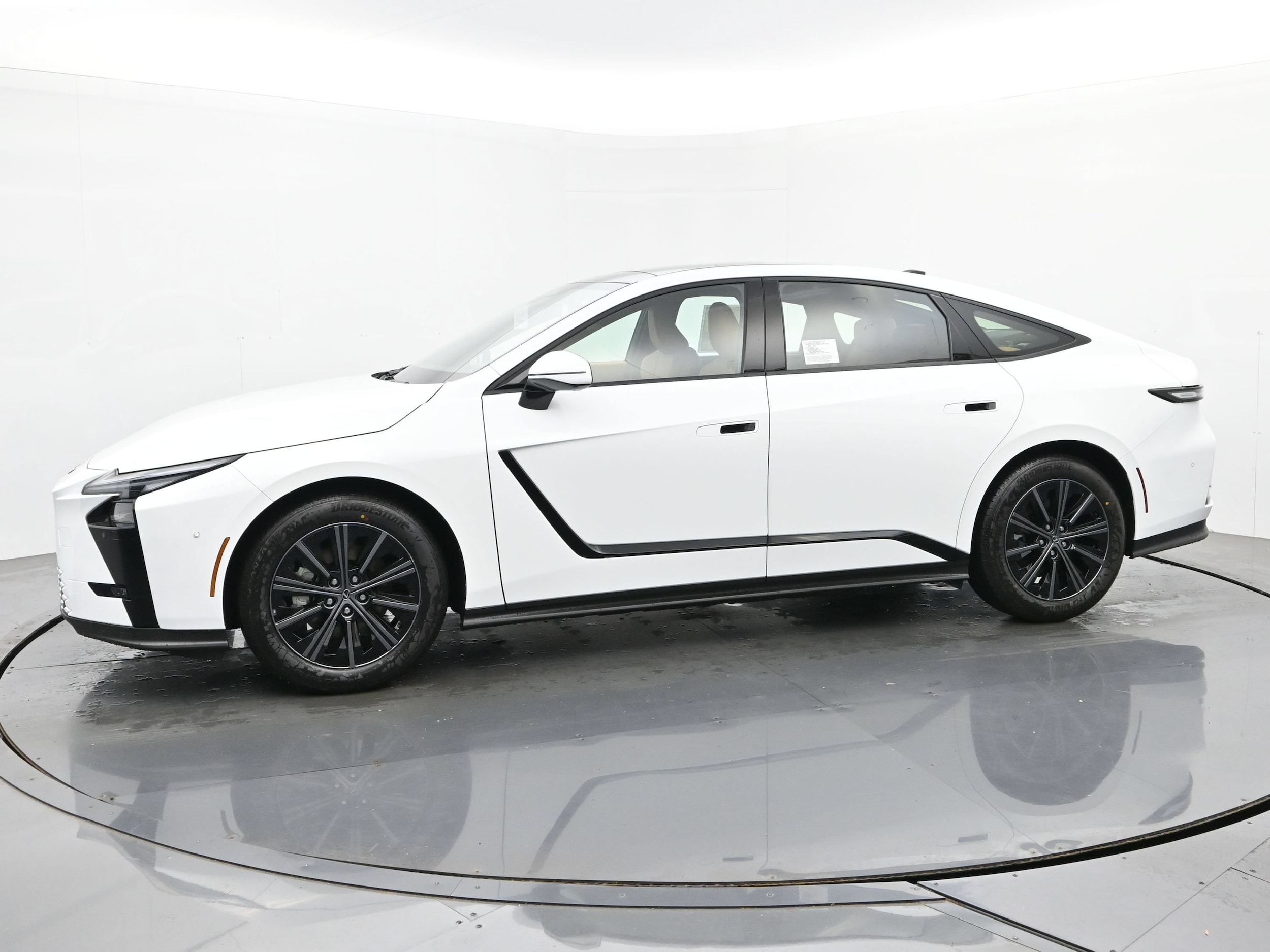 2026 Lexus ESe 2