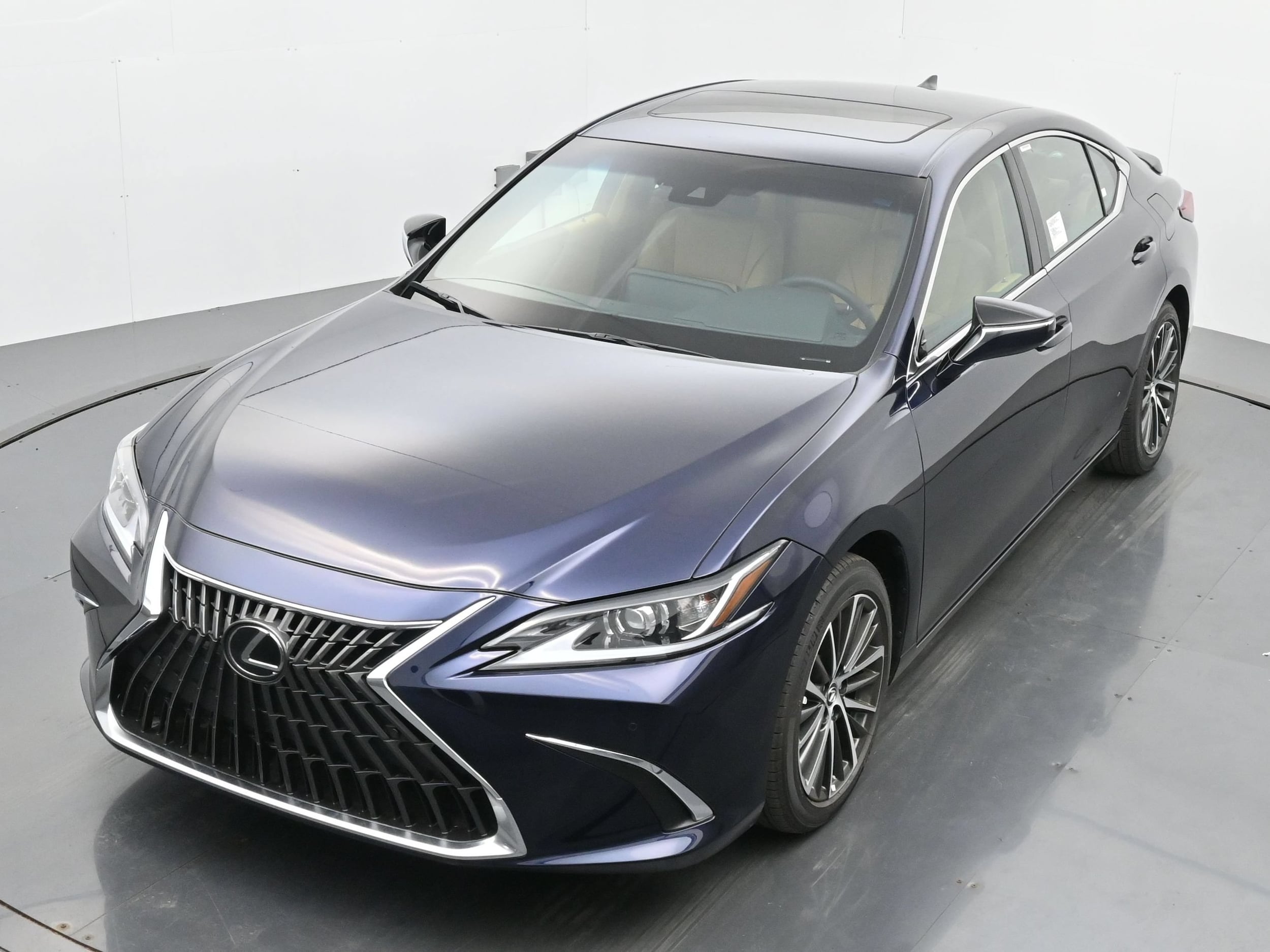 2025 Lexus ES 350 - Photo 23