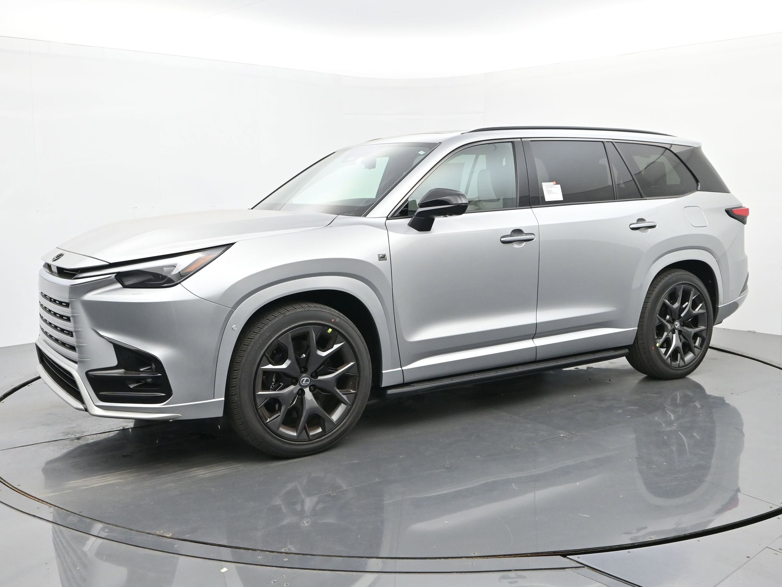 2026 Lexus TX 500h's photo