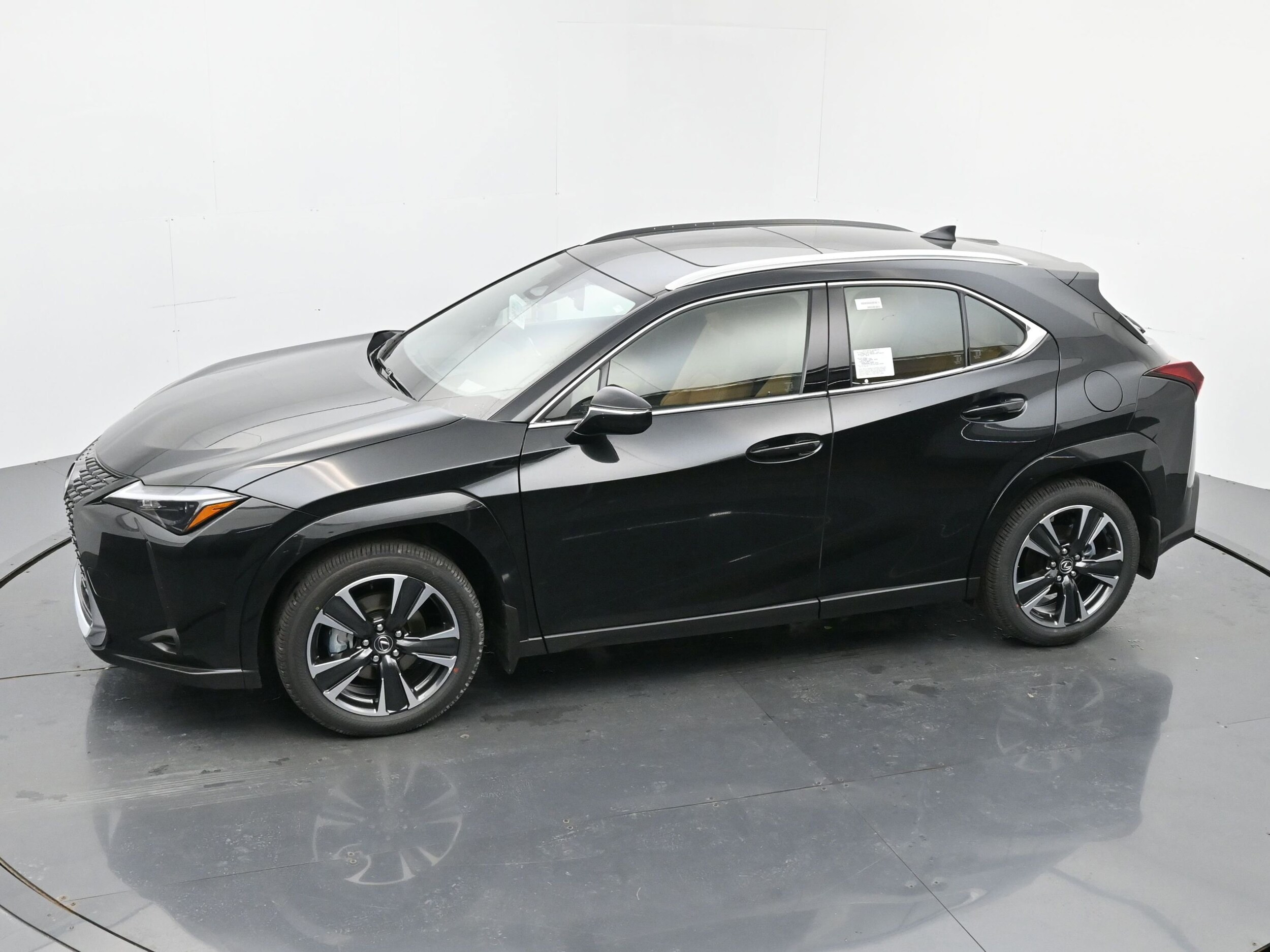 2025 Lexus UX 300h Premium - Photo 24