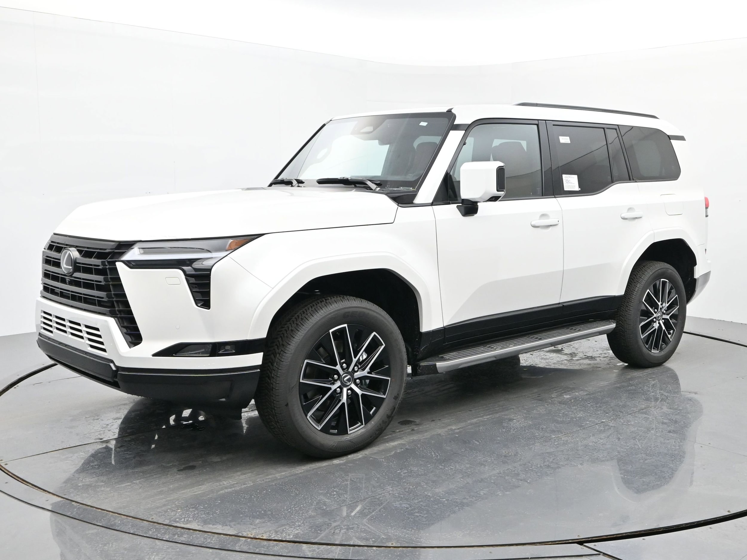 2025 Lexus GX Premium's photo