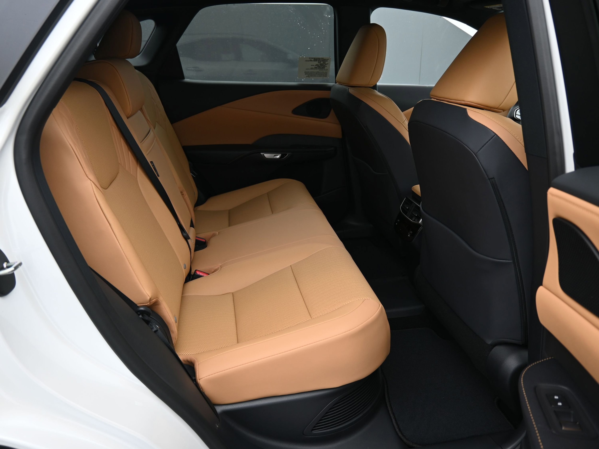 2026 Lexus RX 450h+ Premium - Photo 12