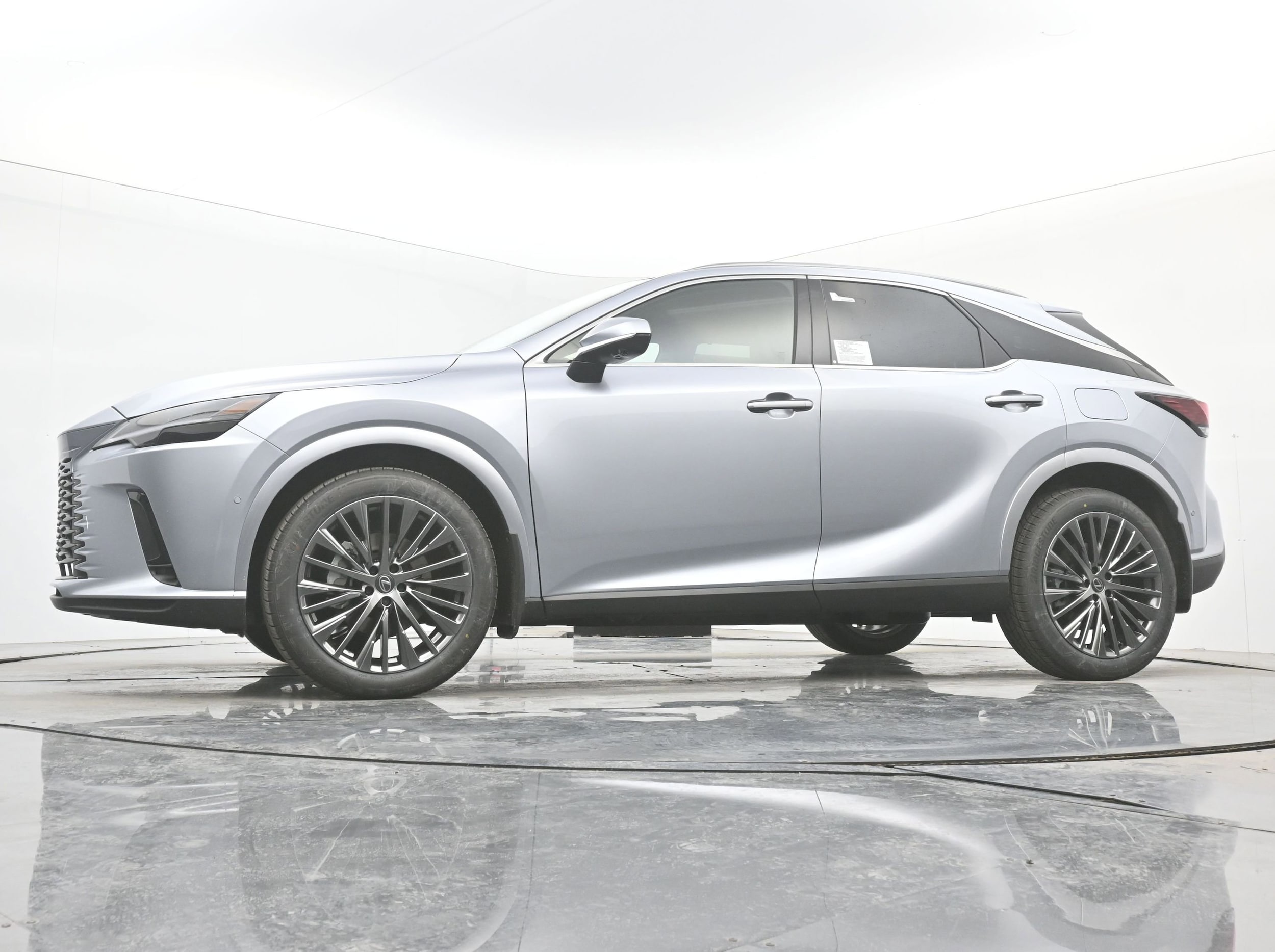 2026 Lexus RX 450h+ Luxury - Photo 16