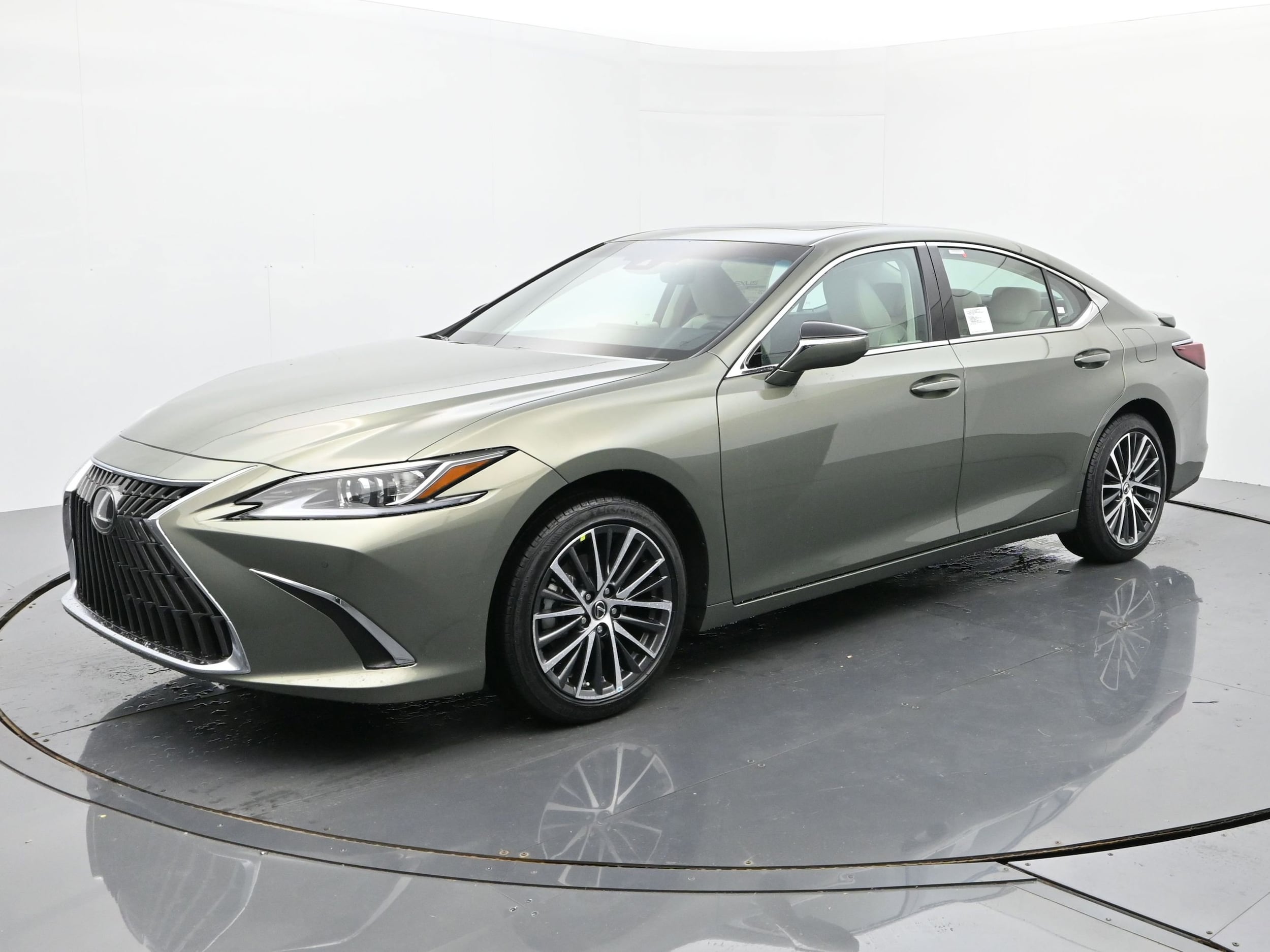 2025 Lexus ES 350's photo