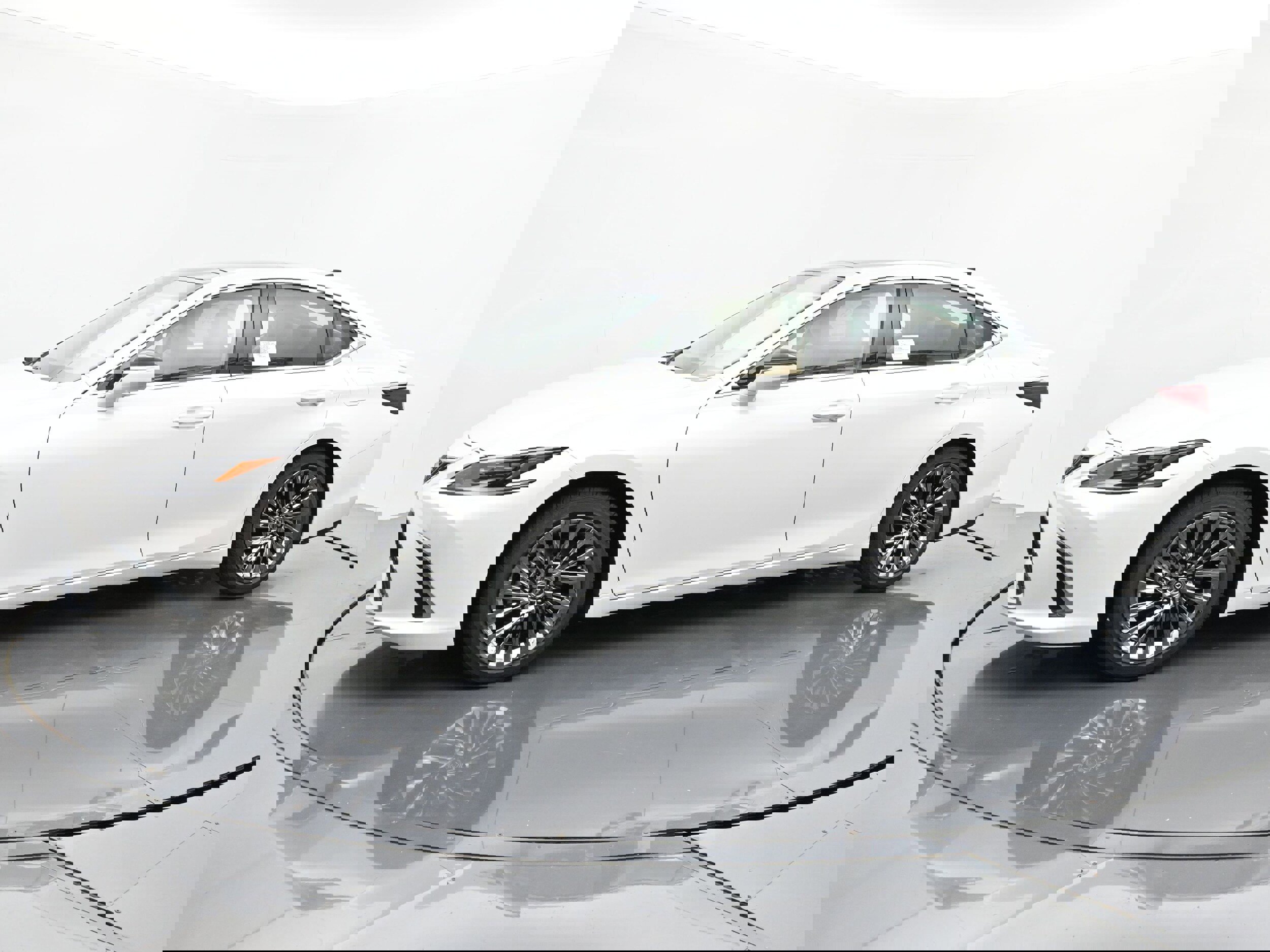 2025 Lexus ES 350 Ultra Luxury photo 2