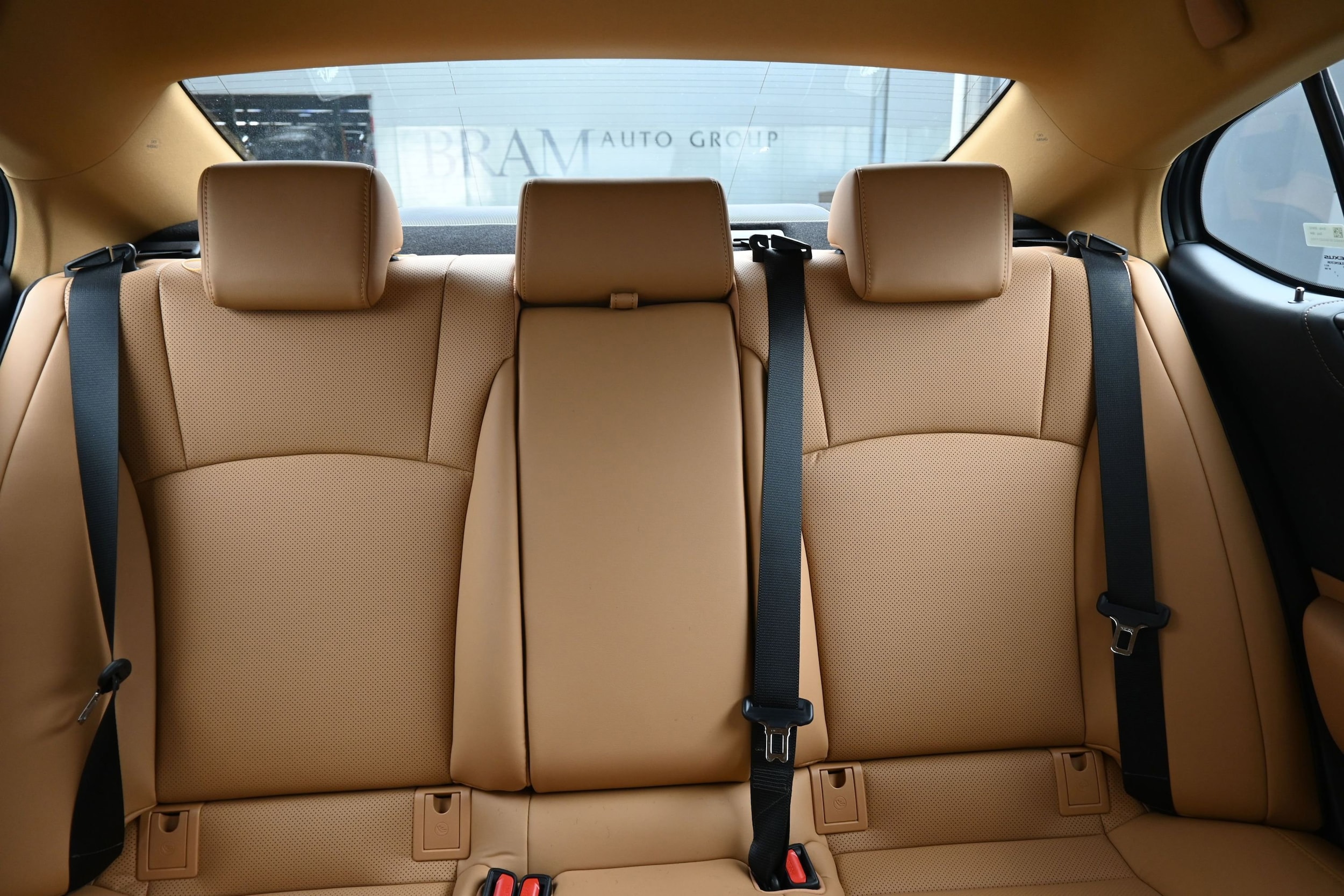 2025 Lexus ES 350 - Photo 14