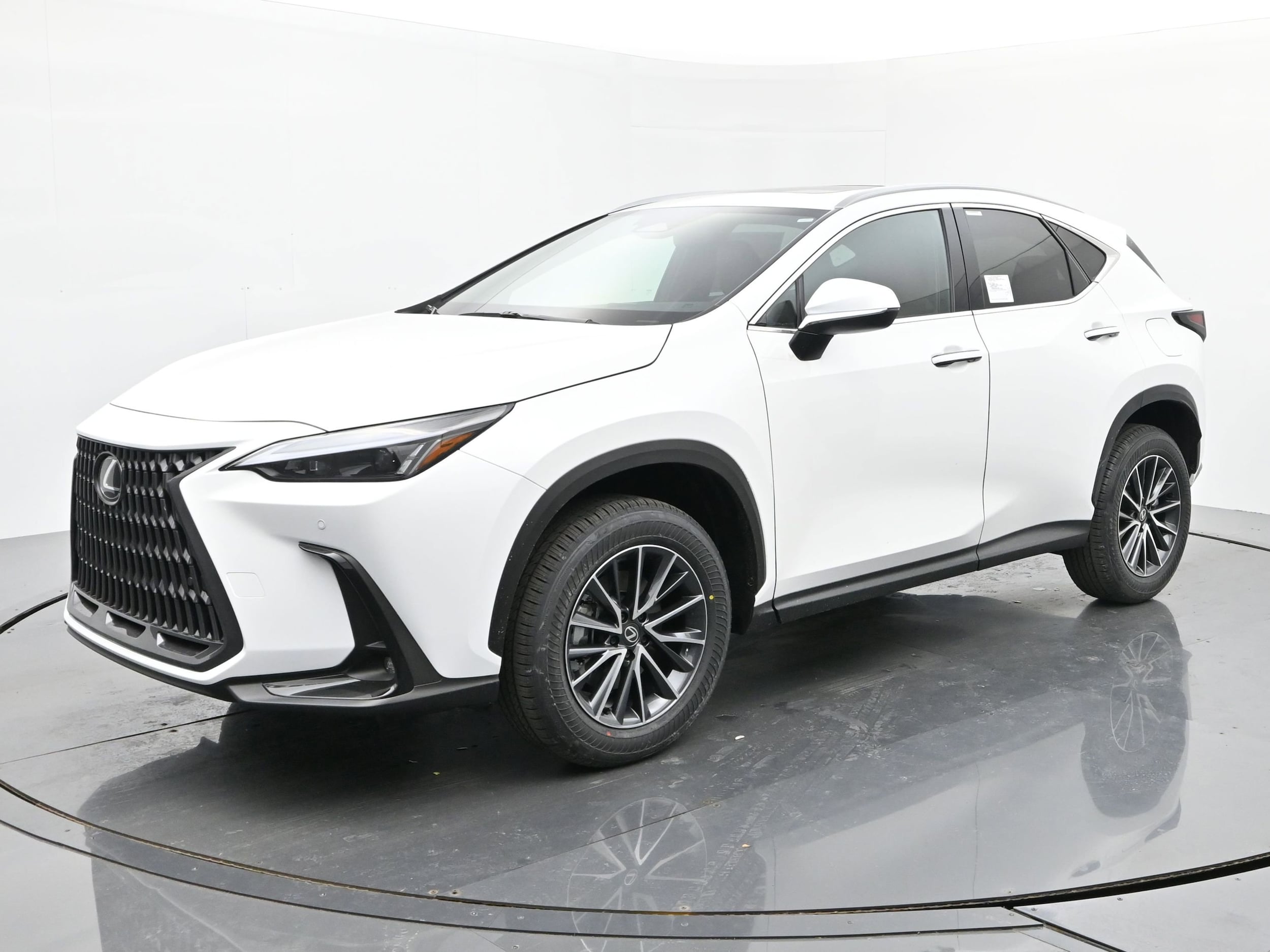 2026 Lexus NX Hybrid 350h's photo