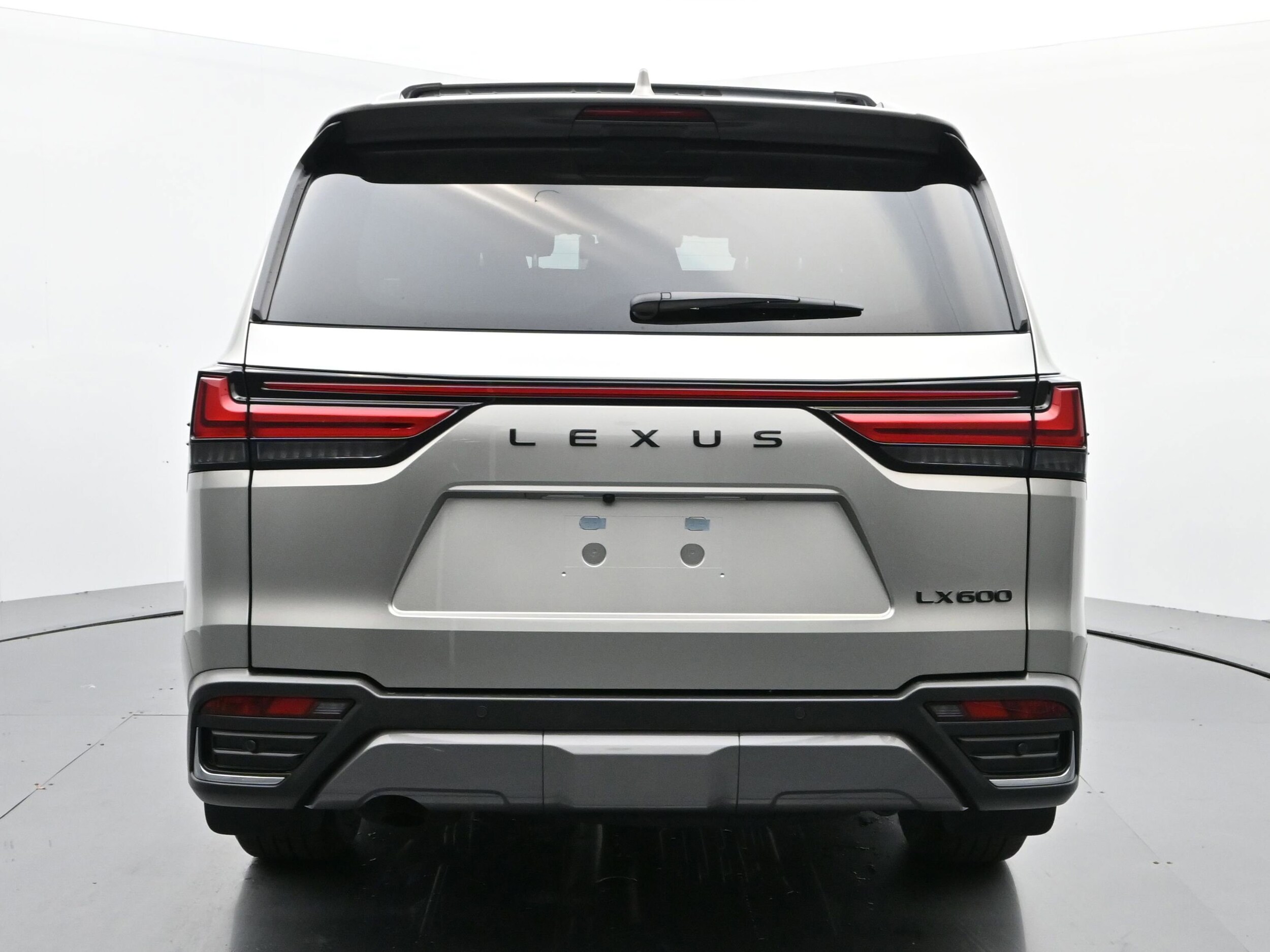 2025 Lexus LX 600 Luxury photo 4