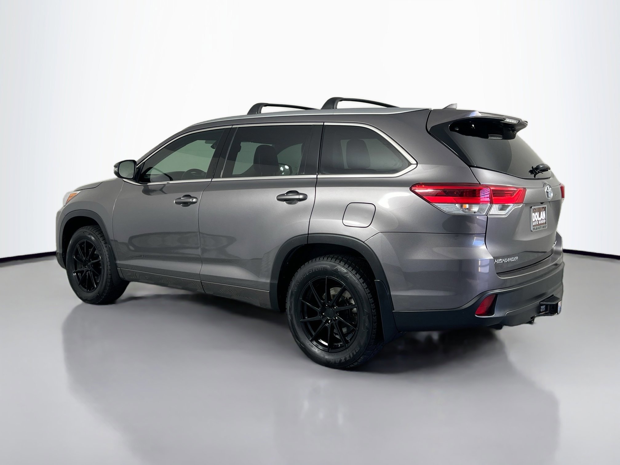 2018 Toyota Highlander SE photo 2