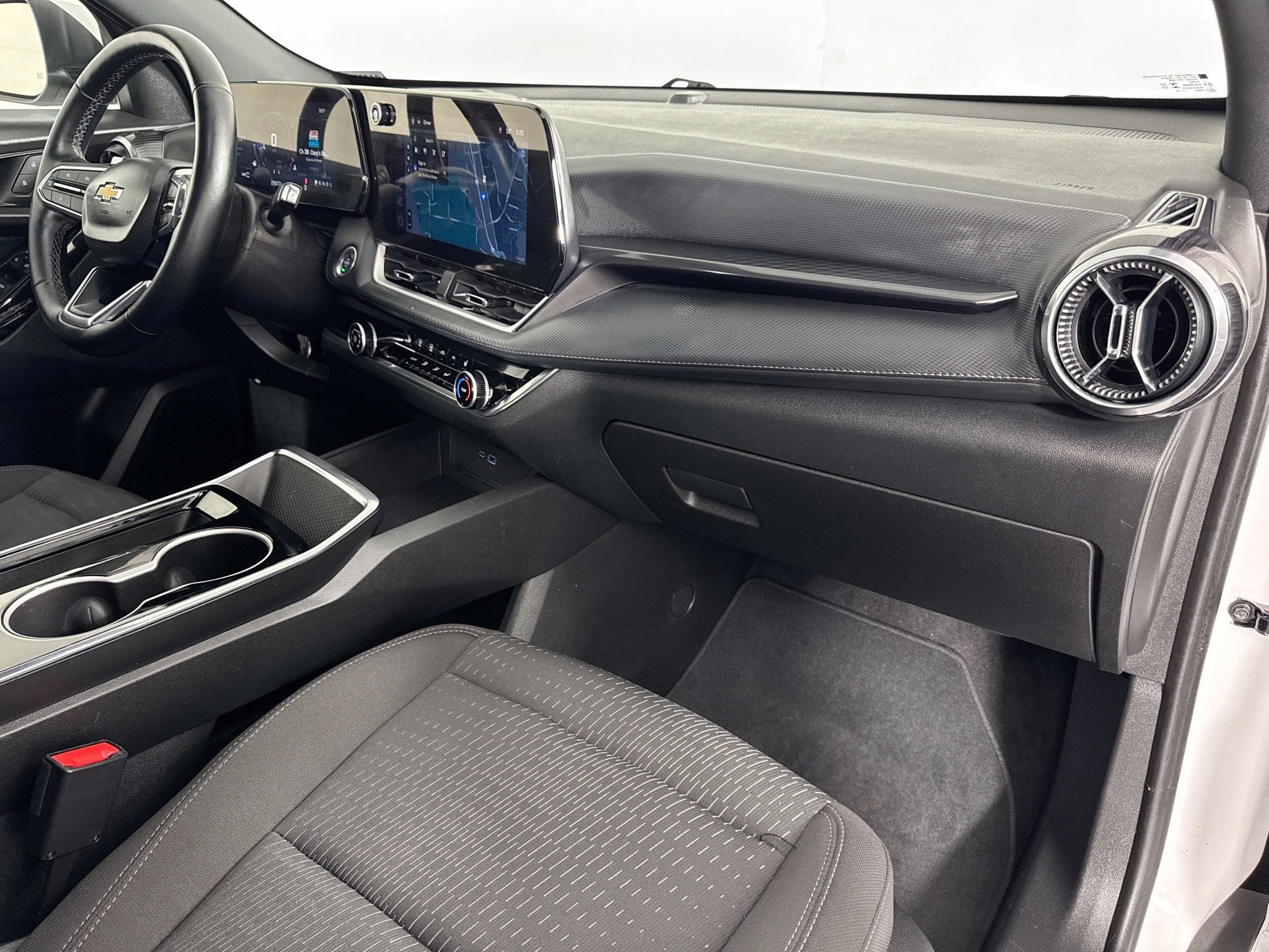 2025 Chevrolet Equinox LT - Photo 25