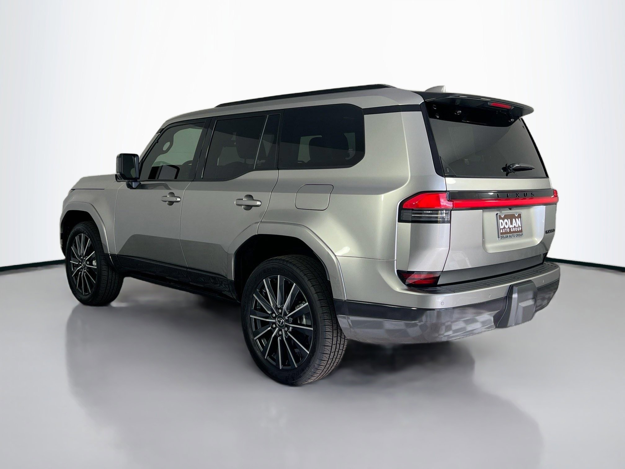 2024 Lexus GX 550 Luxury photo 3