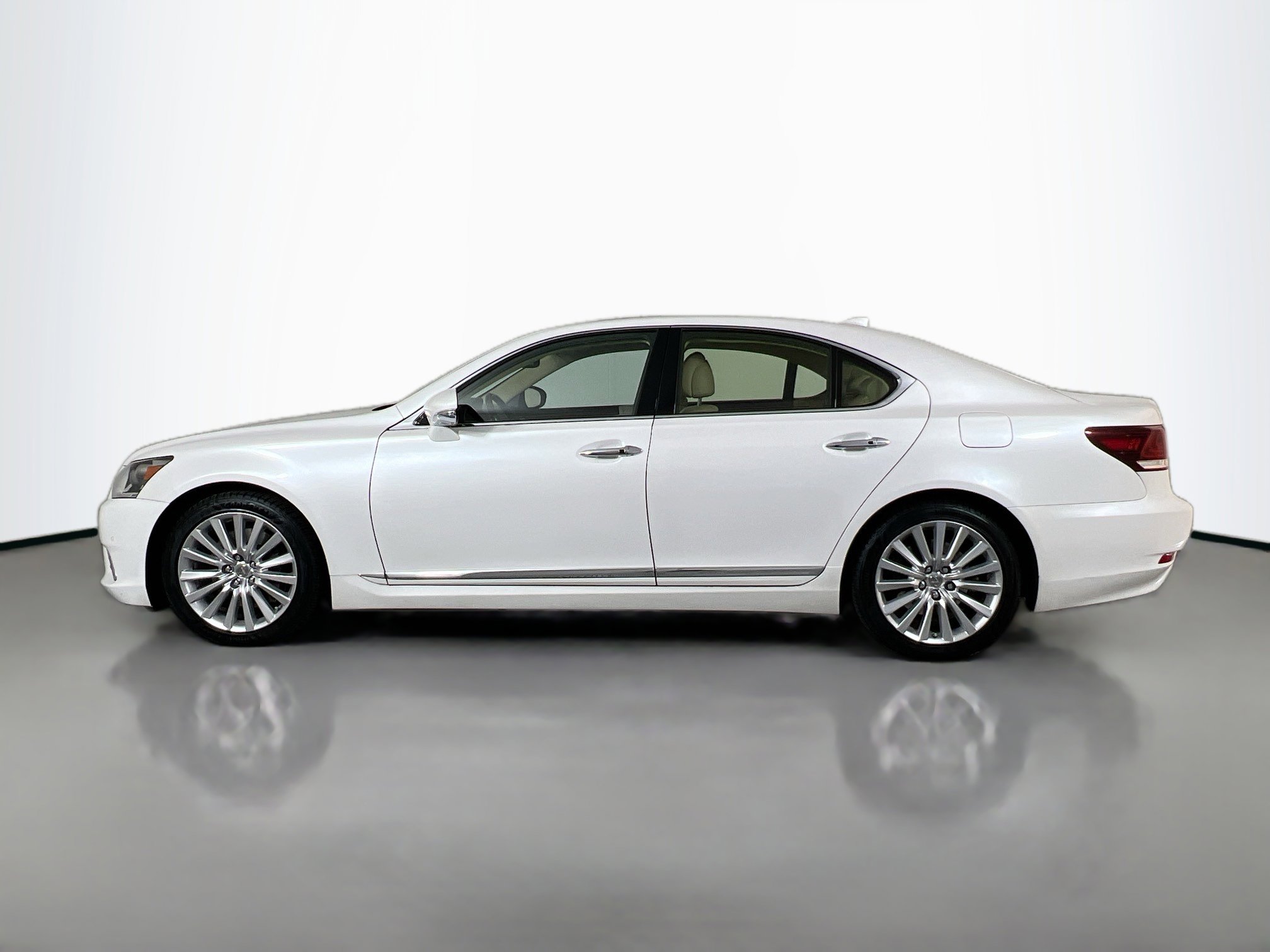 2016 Lexus LS 460 AWD photo 3