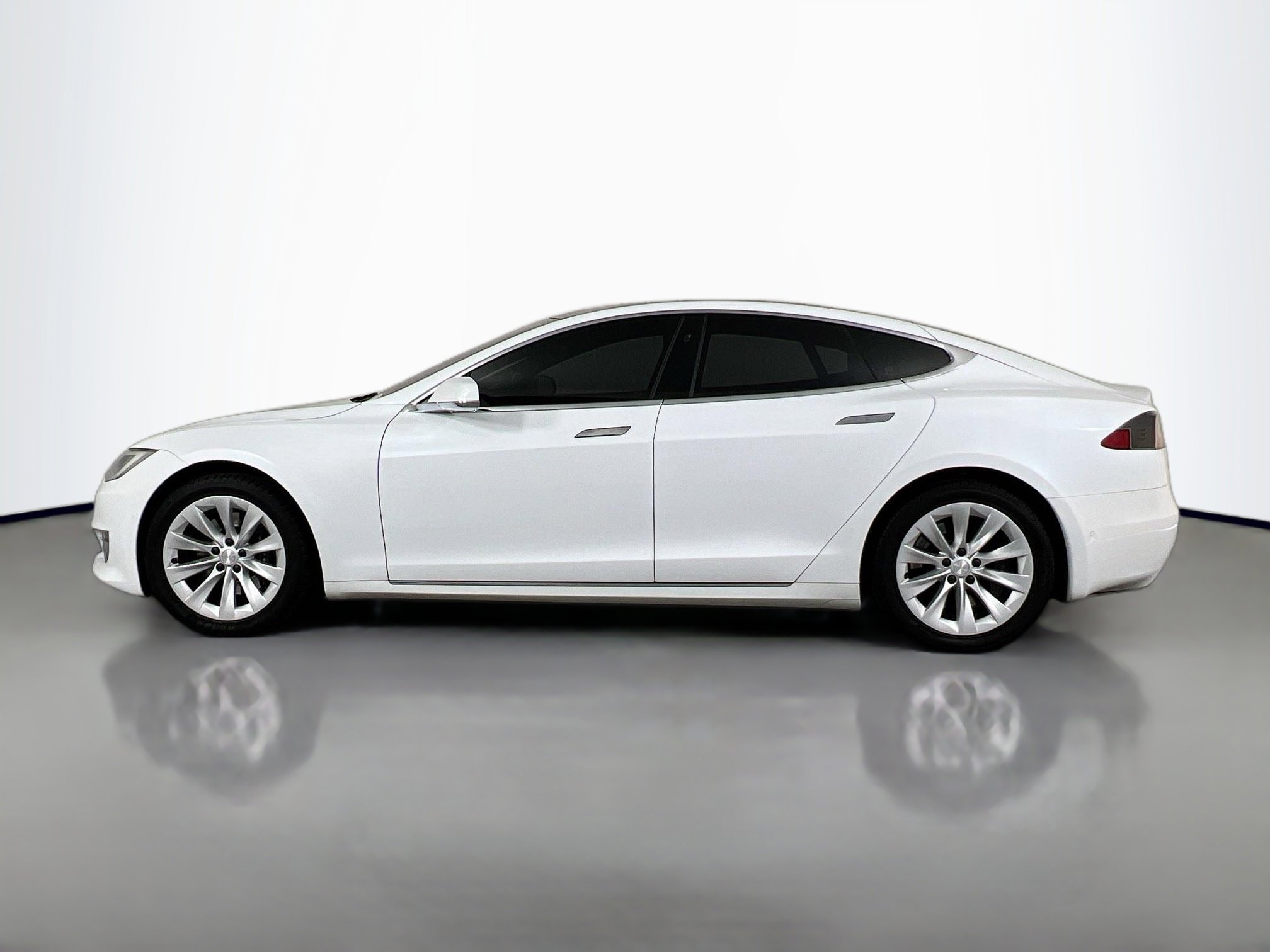 2020 Tesla Model S Long Range Plus photo 3