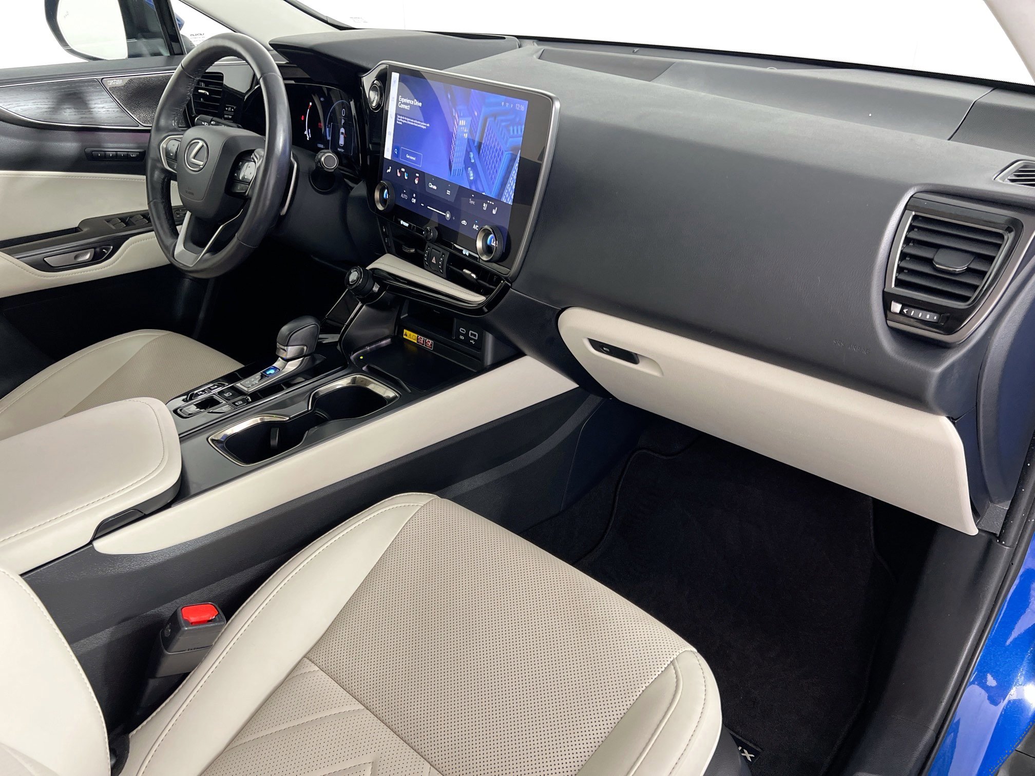 2025 Lexus NX 350 - Photo 28