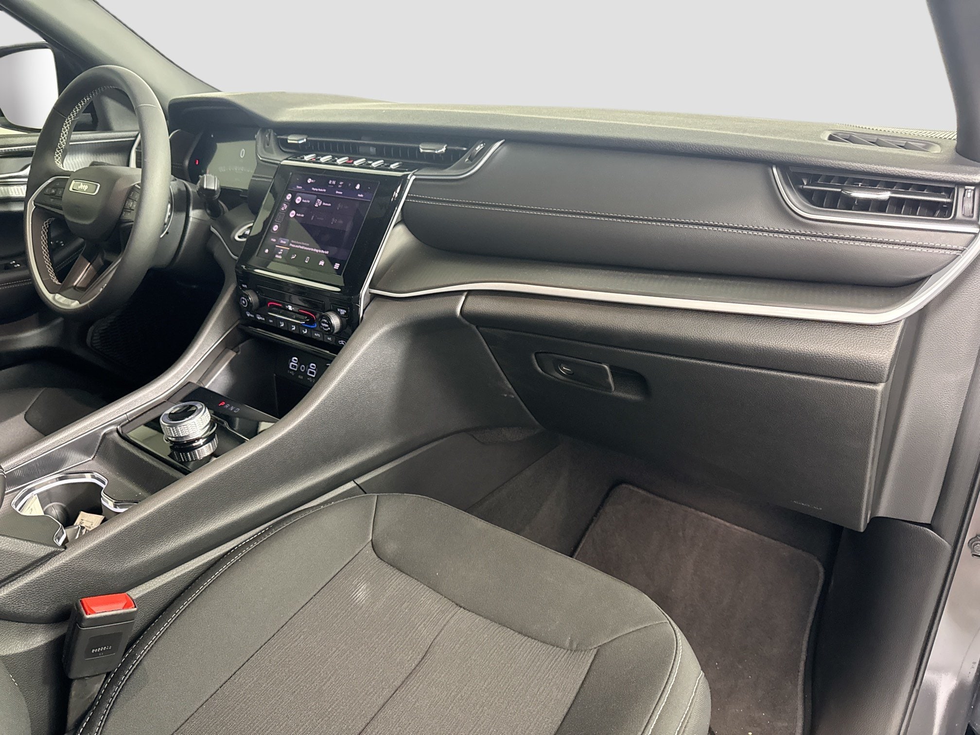 2025 Jeep Grand Cherokee Laredo - Photo 25