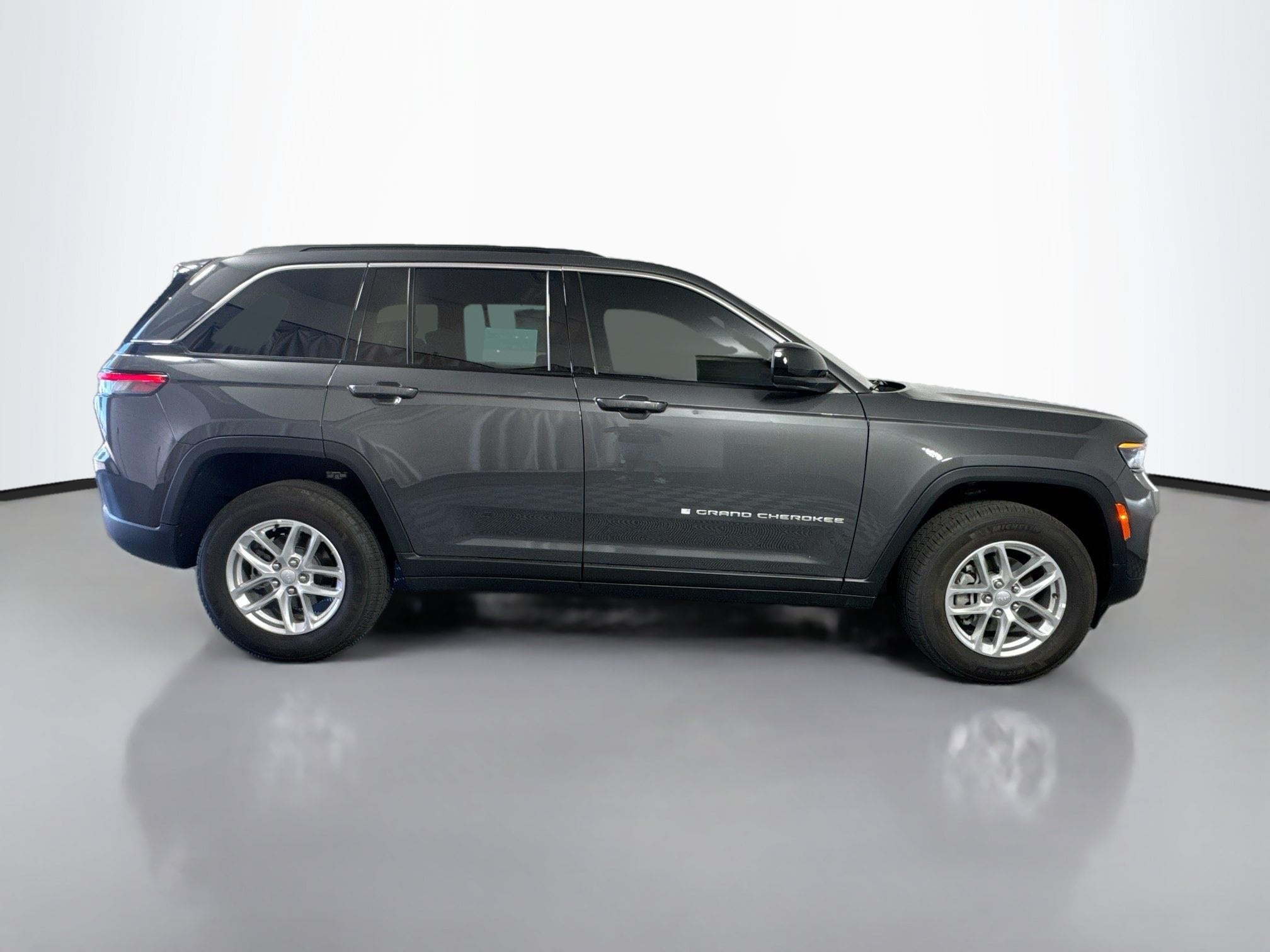 2025 Jeep Grand Cherokee Laredo - Photo 24