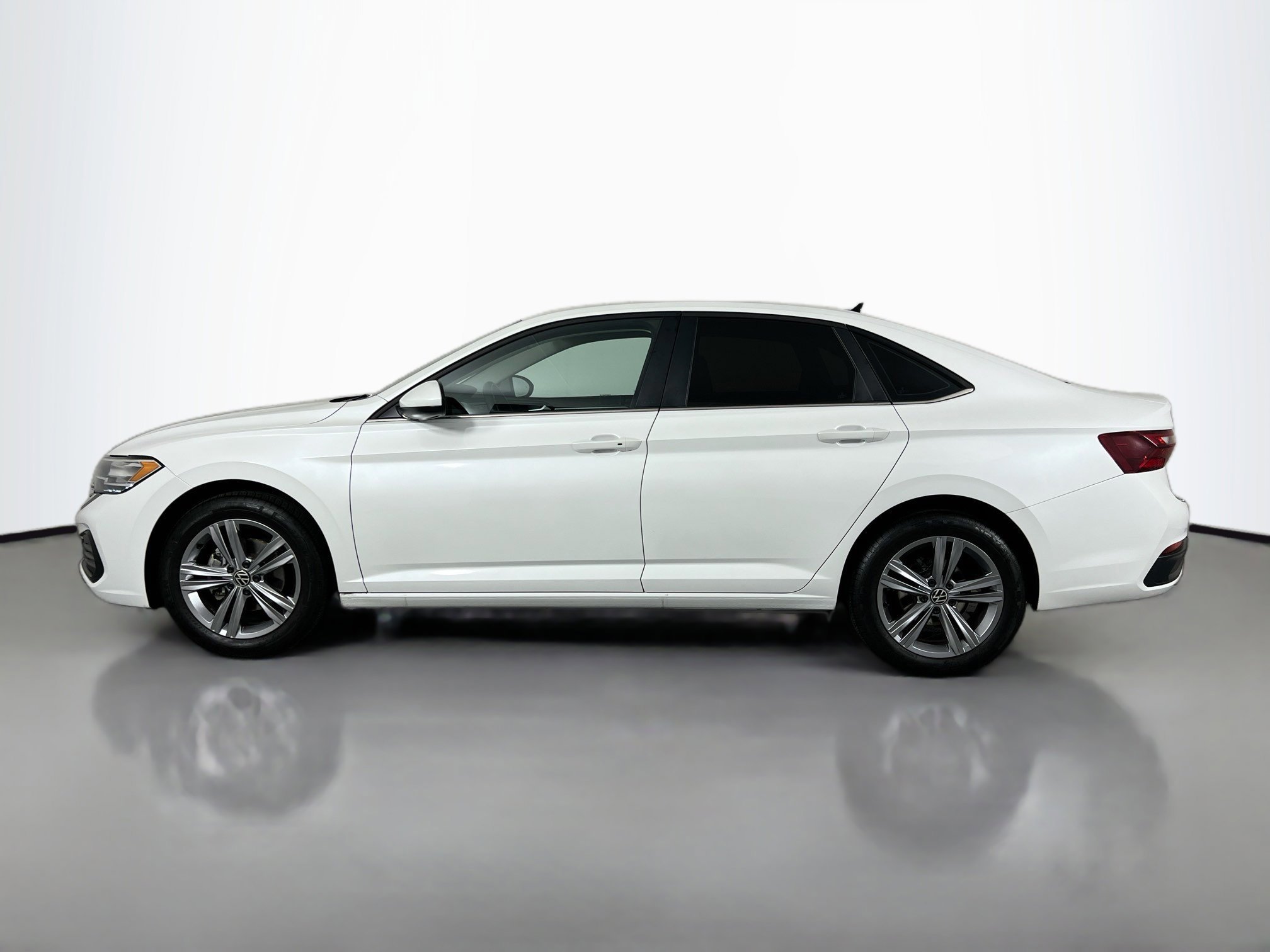 2024 Volkswagen Jetta SE photo 4