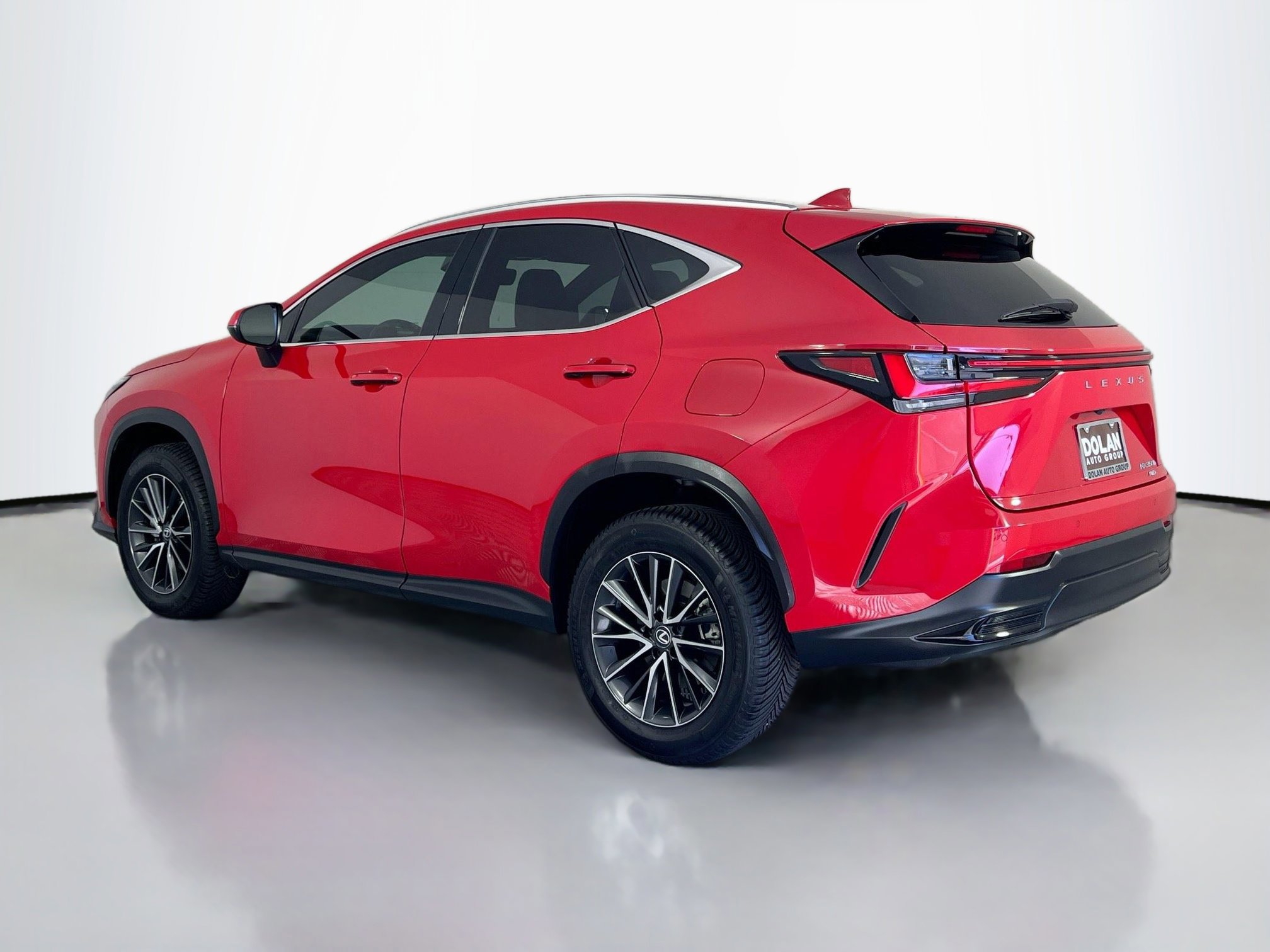 2023 Lexus NX 350h Premium photo 3