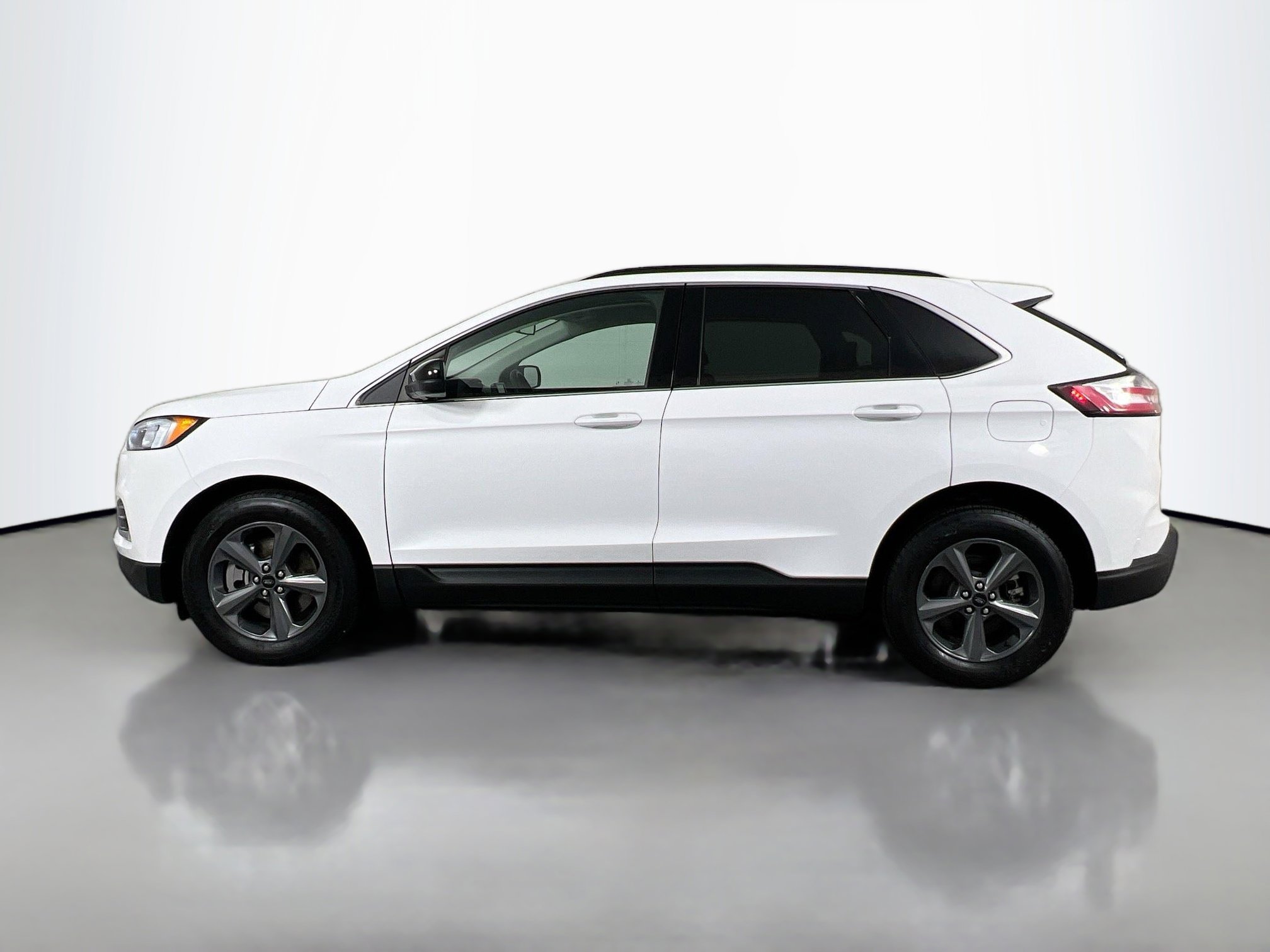 2022 Ford Edge SEL photo 3